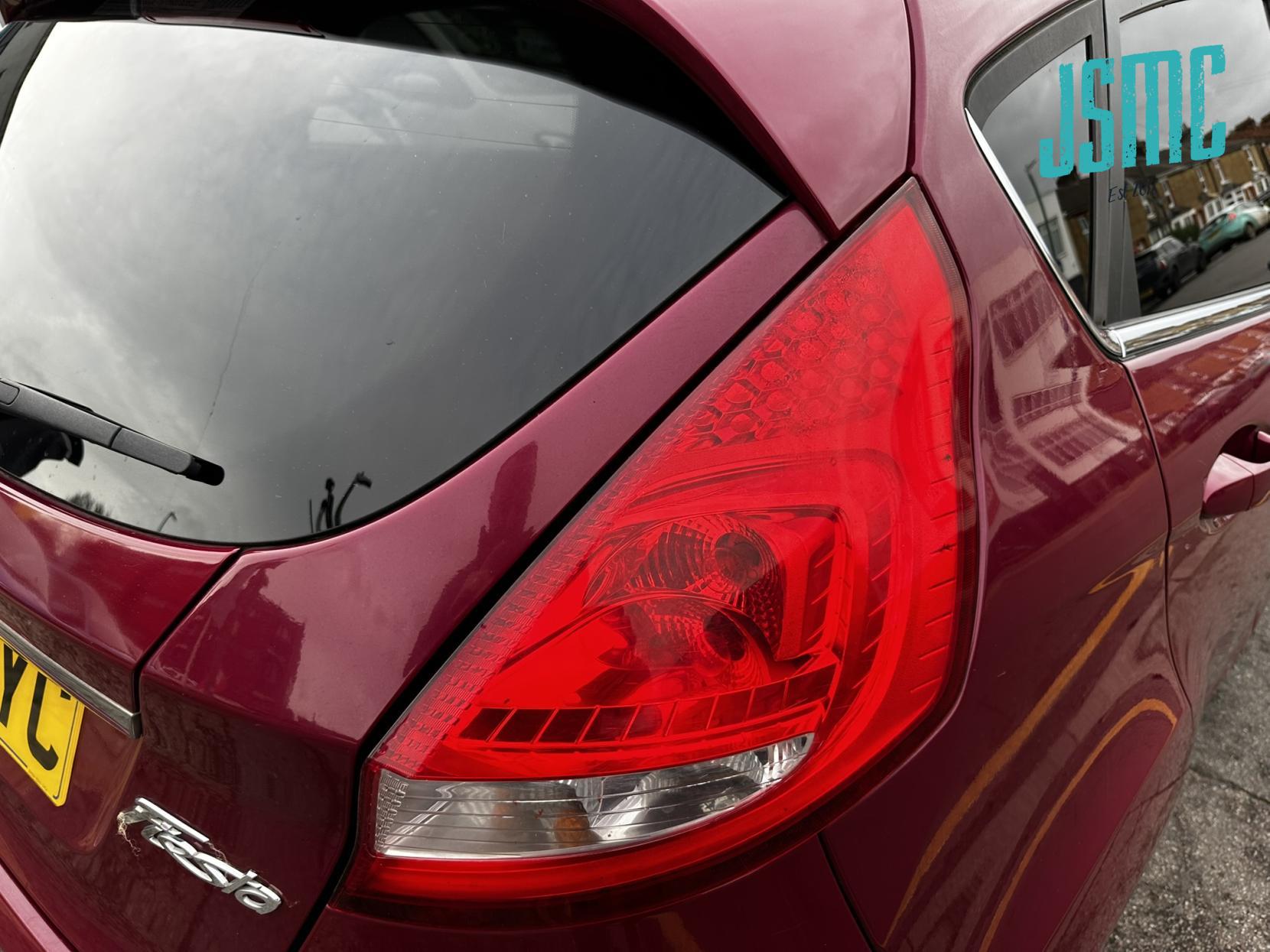 Ford Fiesta 1.4 Titanium Hatchback 5dr Petrol Manual (133 g/km, 94 bhp)