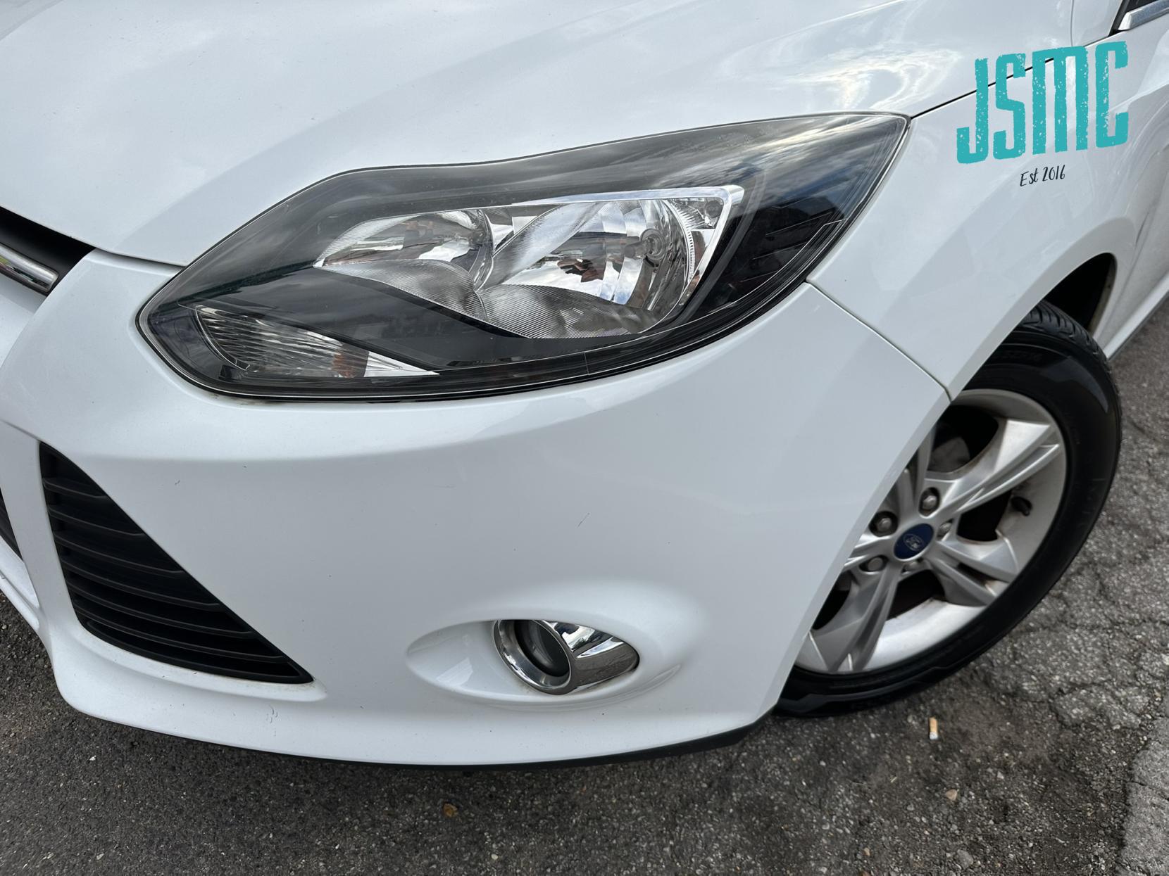 Ford Focus 1.6 TDCi Zetec Hatchback 5dr Diesel Manual Euro 5 (s/s) (115 ps)