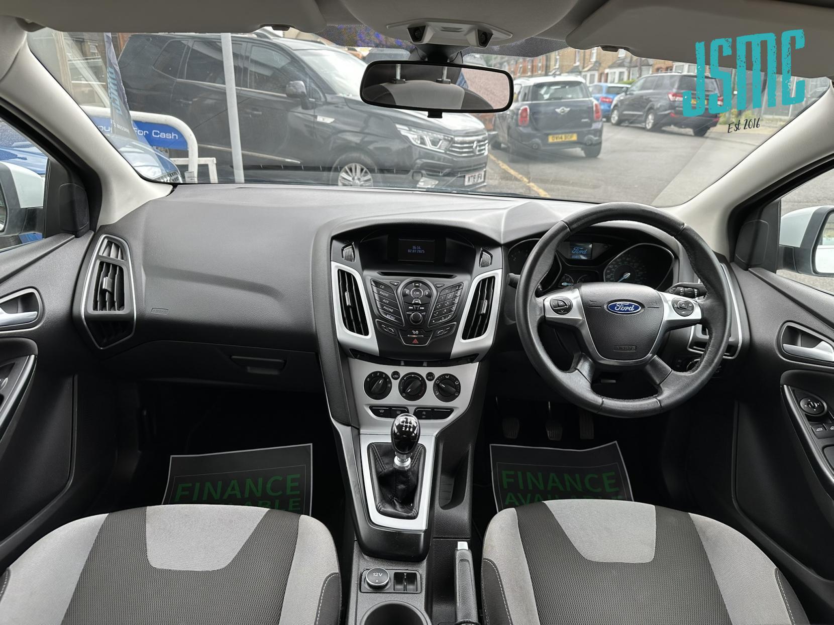 Ford Focus 1.6 TDCi Zetec Hatchback 5dr Diesel Manual Euro 5 (s/s) (115 ps)