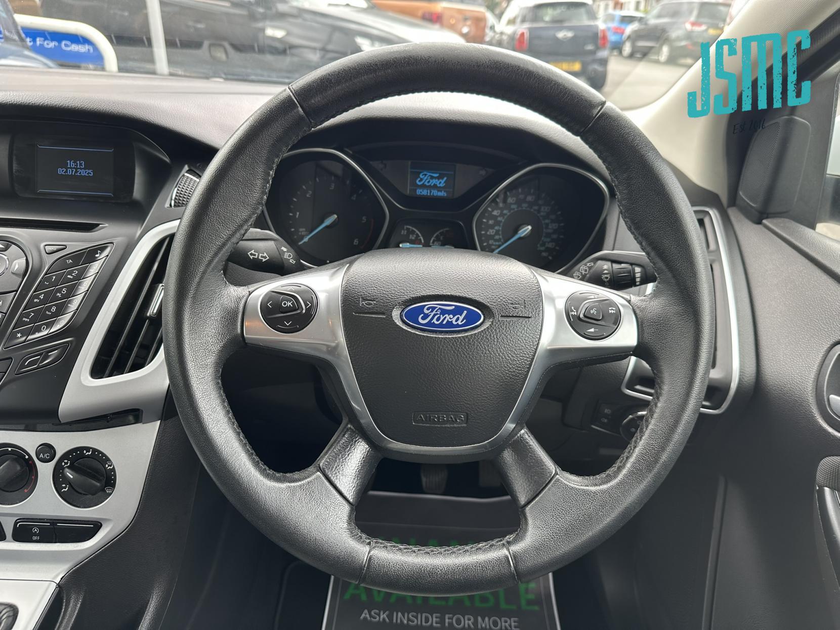 Ford Focus 1.6 TDCi Zetec Hatchback 5dr Diesel Manual Euro 5 (s/s) (115 ps)