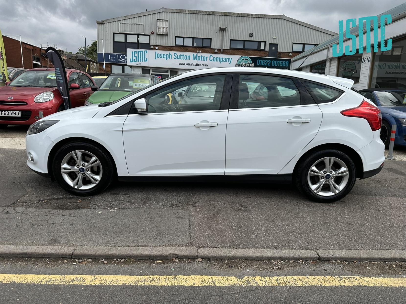 Ford Focus 1.6 TDCi Zetec Hatchback 5dr Diesel Manual Euro 5 (s/s) (115 ps)