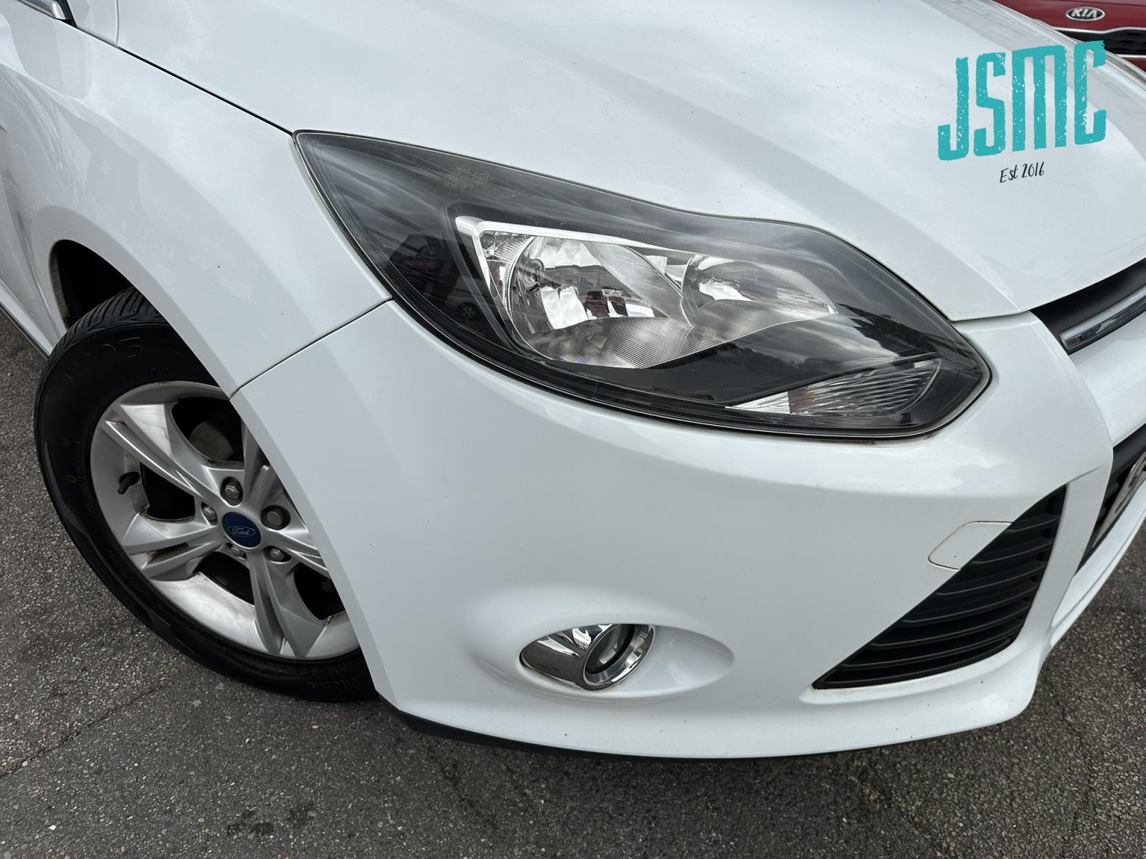 Ford Focus 1.6 TDCi Zetec Hatchback 5dr Diesel Manual Euro 5 (s/s) (115 ps)