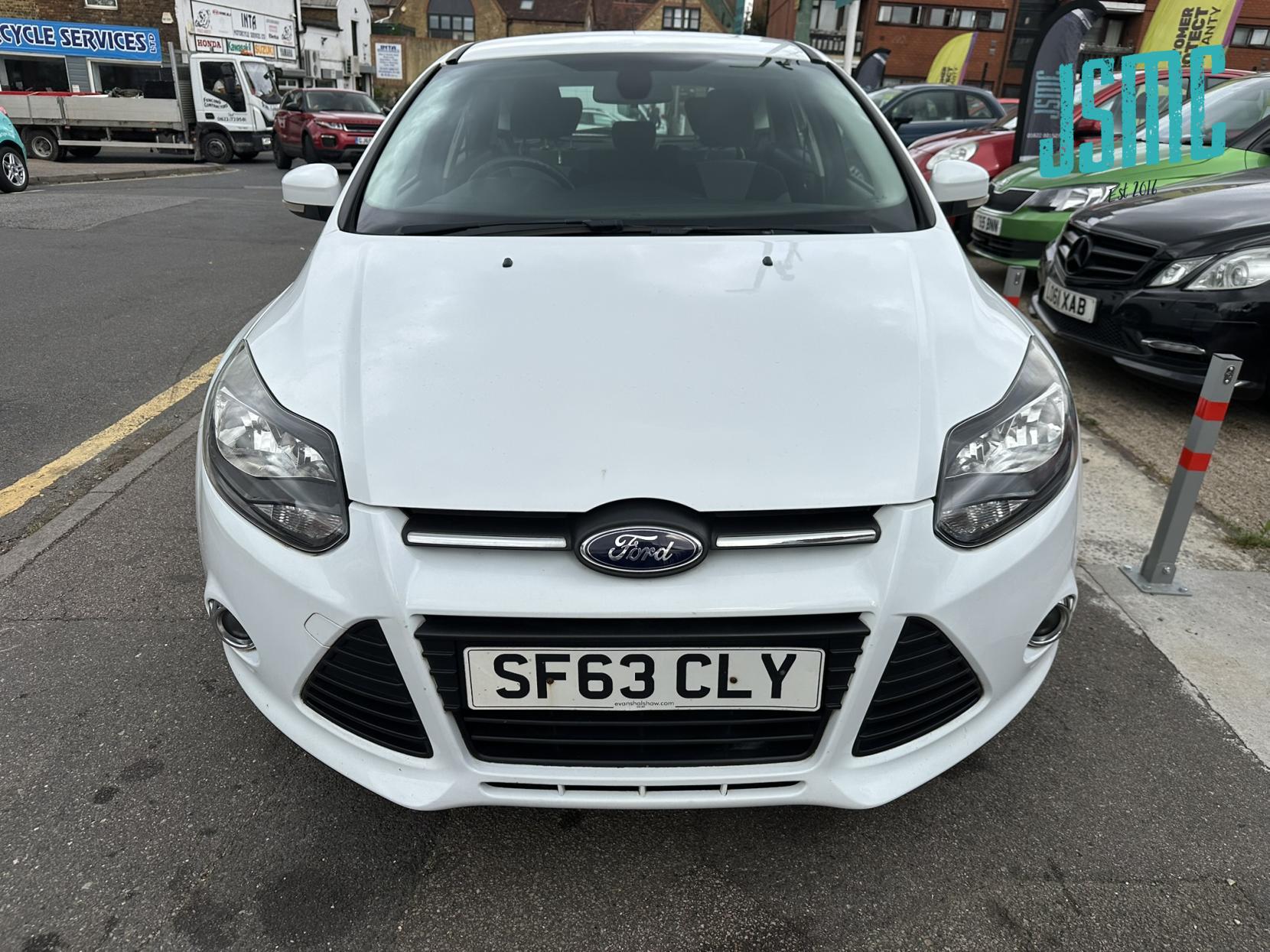 Ford Focus 1.6 TDCi Zetec Hatchback 5dr Diesel Manual Euro 5 (s/s) (115 ps)