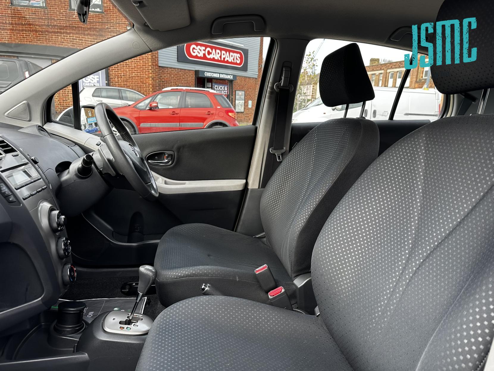 Toyota Yaris 1.33 Dual VVT-i TR Hatchback 5dr Petrol MultiMode Euro 4 (s/s) (101 ps)