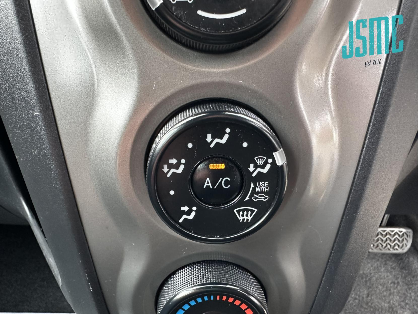 Toyota Yaris 1.33 Dual VVT-i TR Hatchback 5dr Petrol MultiMode Euro 4 (s/s) (101 ps)