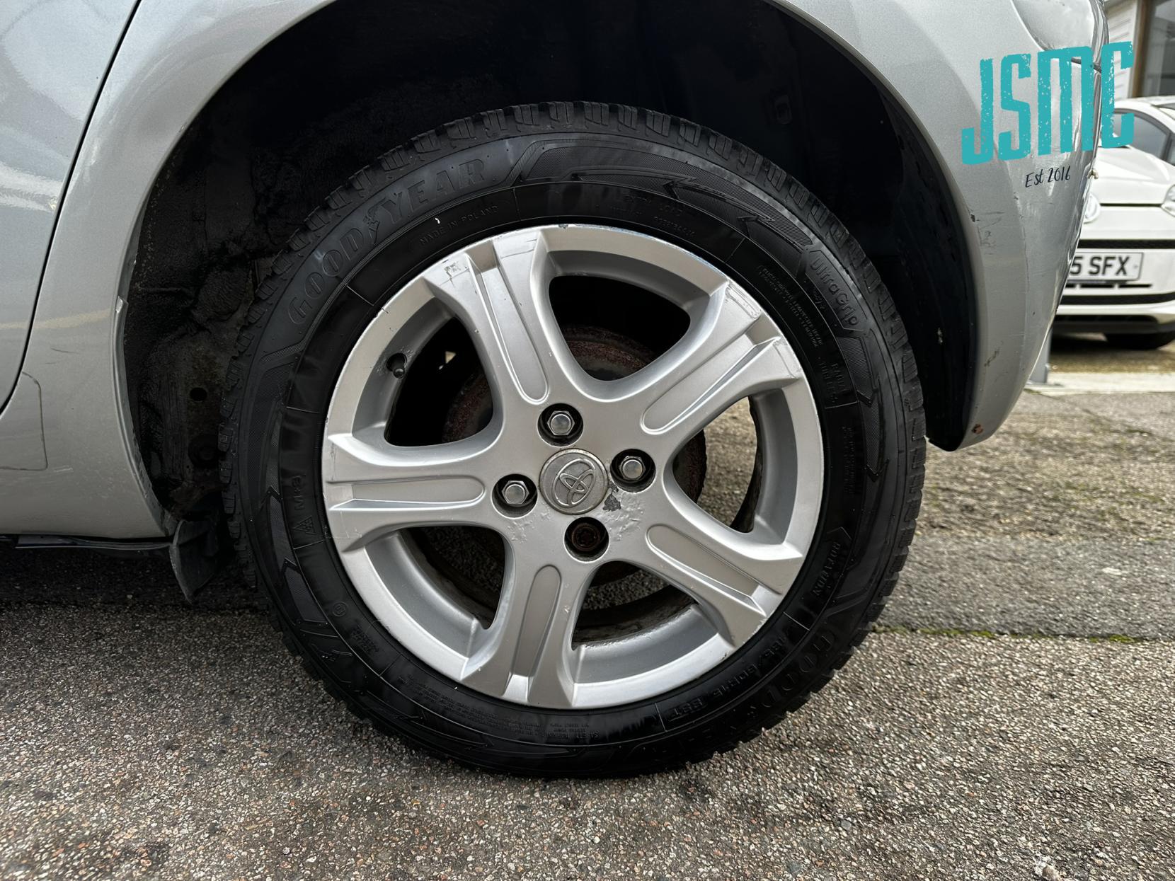 Toyota Yaris 1.33 Dual VVT-i TR Hatchback 5dr Petrol MultiMode Euro 4 (s/s) (101 ps)