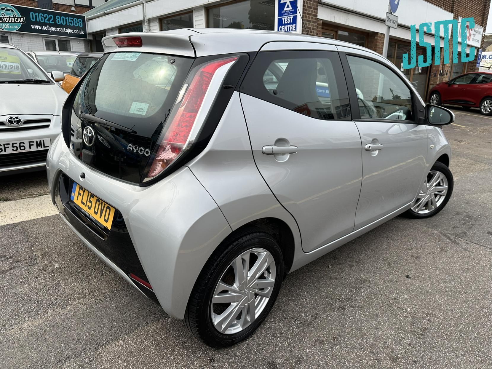 Toyota AYGO 1.0 VVT-i x-pression Hatchback 5dr Petrol Manual Euro 5 Euro 5 (68 ps)