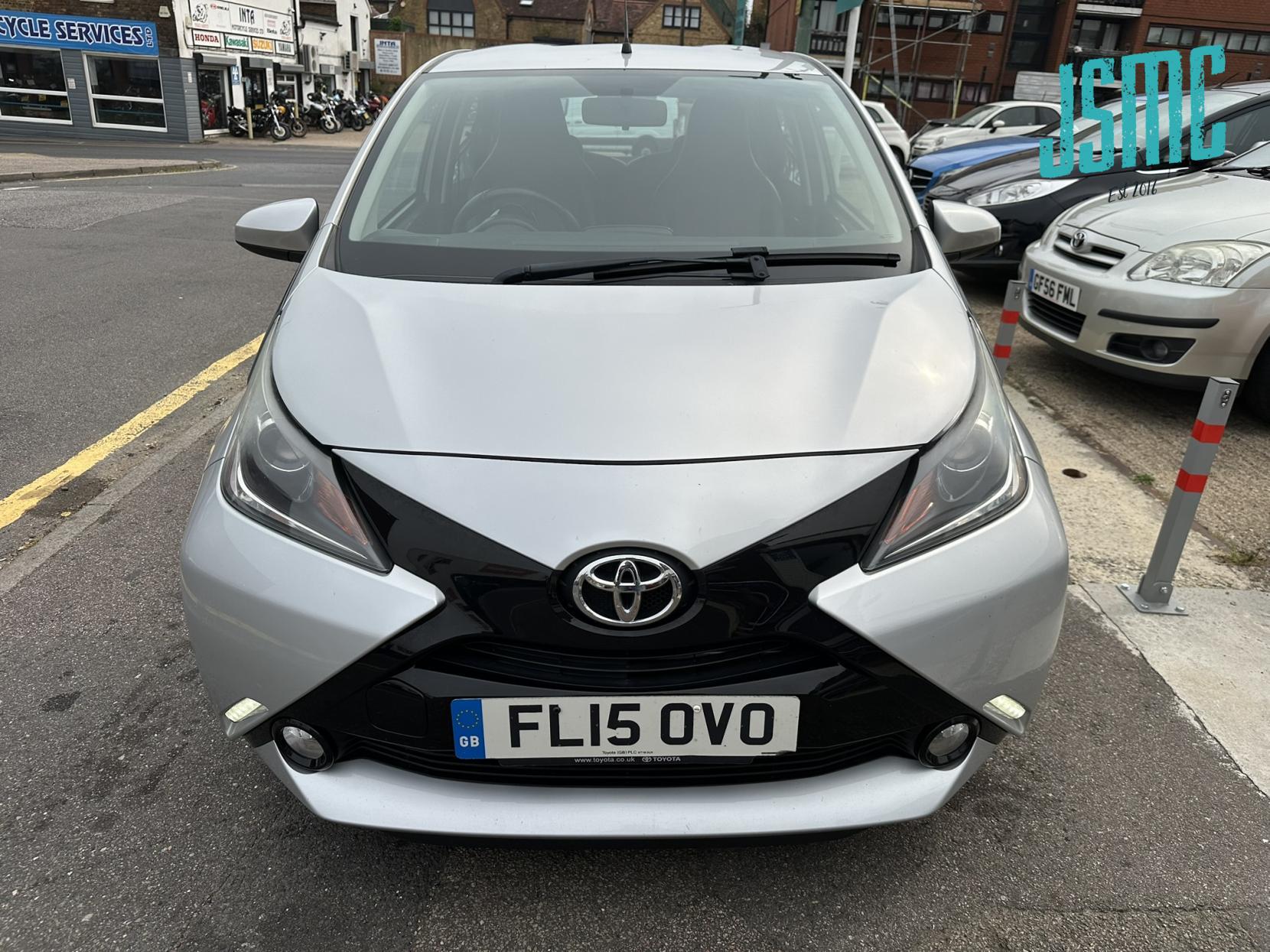 Toyota AYGO 1.0 VVT-i x-pression Hatchback 5dr Petrol Manual Euro 5 Euro 5 (68 ps)