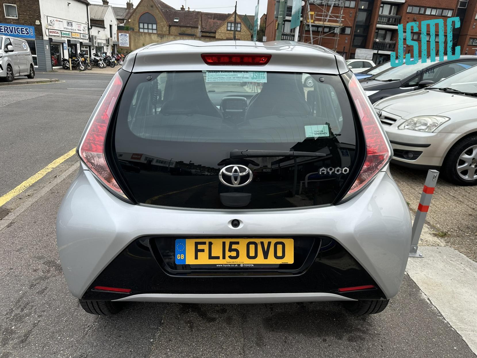 Toyota AYGO 1.0 VVT-i x-pression Hatchback 5dr Petrol Manual Euro 5 Euro 5 (68 ps)