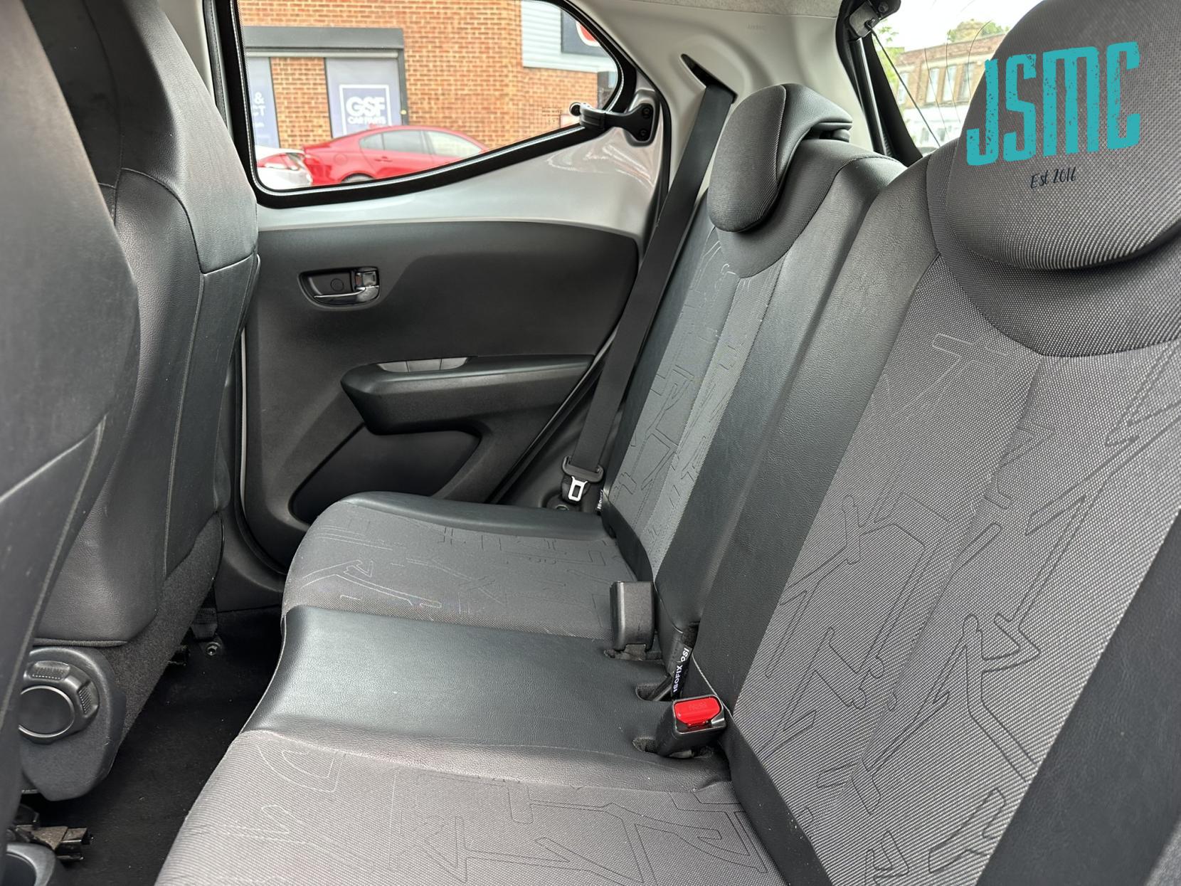 Toyota AYGO 1.0 VVT-i x-pression Hatchback 5dr Petrol Manual Euro 5 Euro 5 (68 ps)