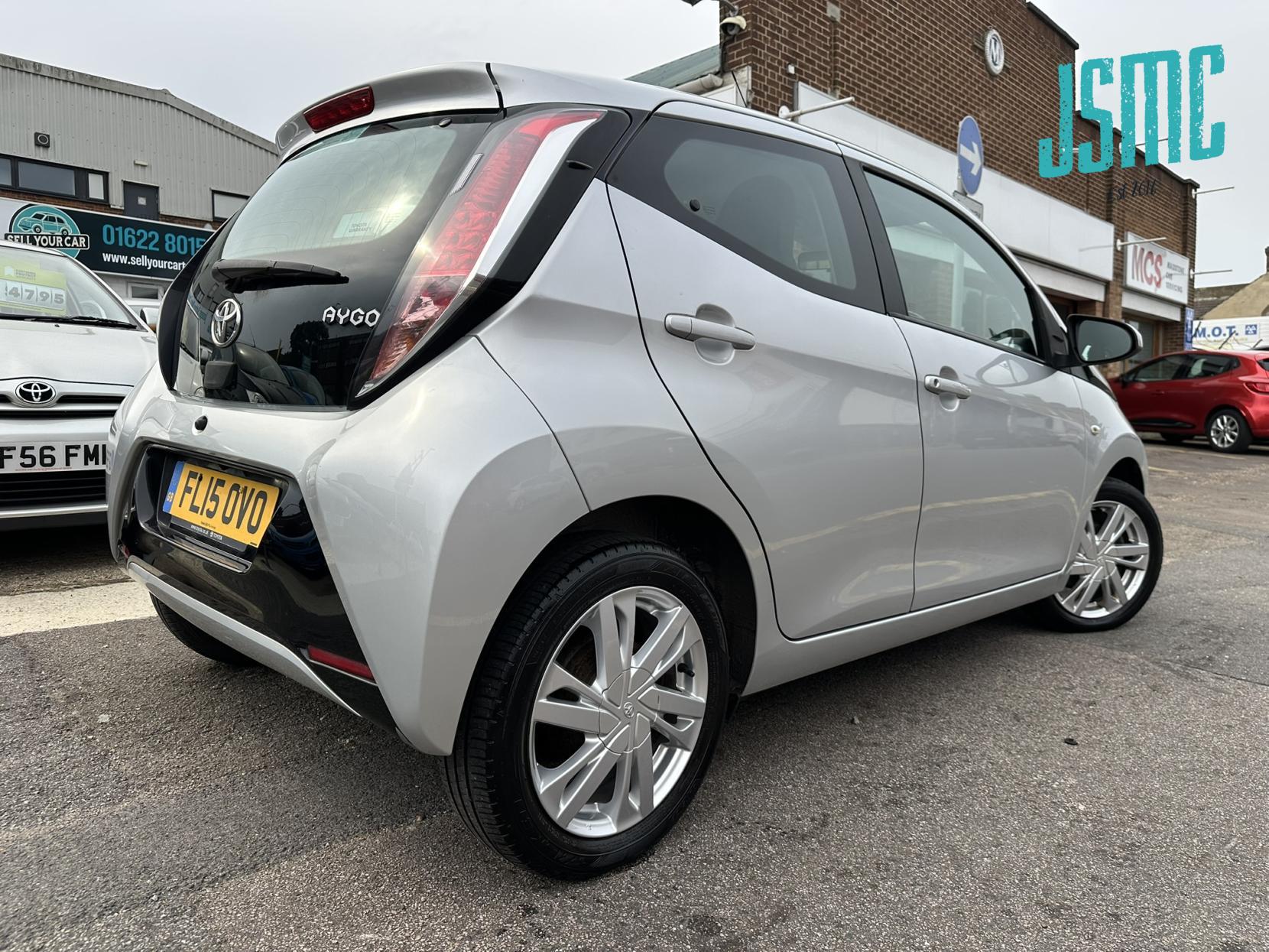 Toyota AYGO 1.0 VVT-i x-pression Hatchback 5dr Petrol Manual Euro 5 Euro 5 (68 ps)