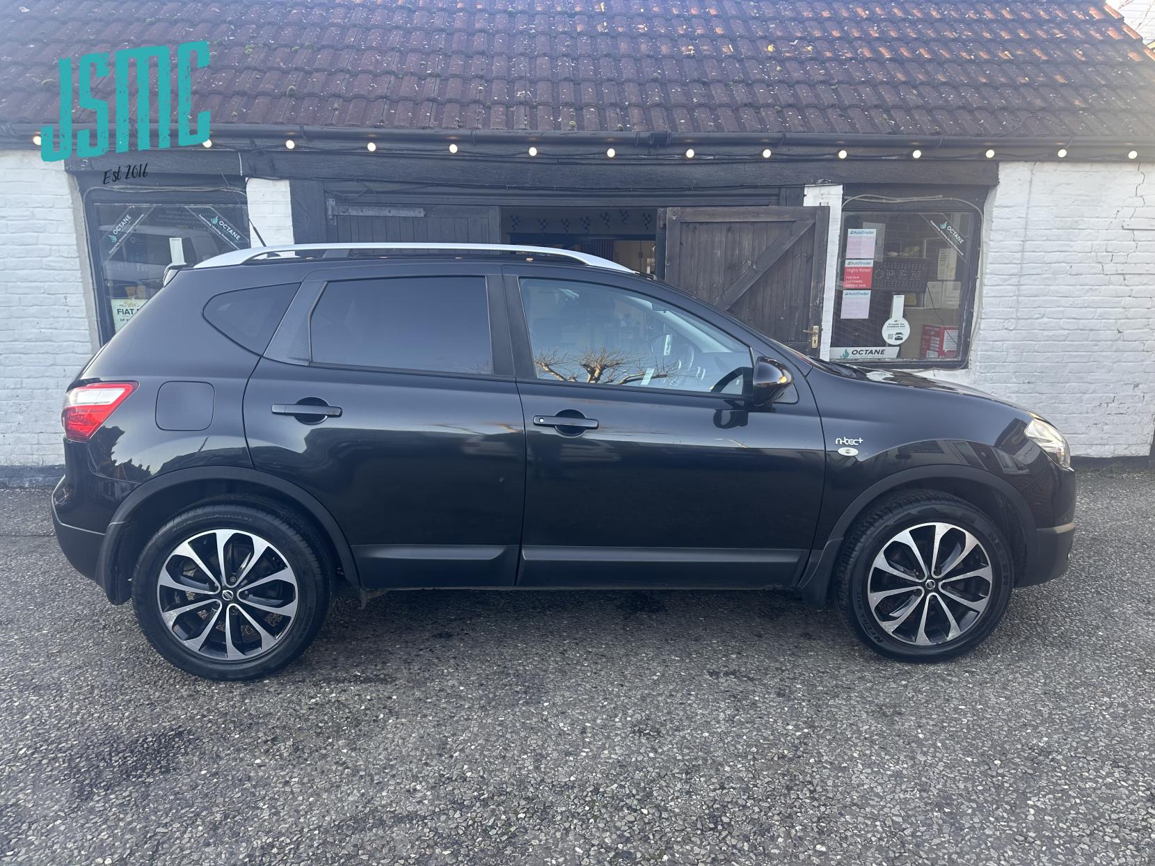 Nissan Qashqai 1.6 n-tec+ SUV 5dr Petrol CVT 2WD Euro 5 (117 ps)