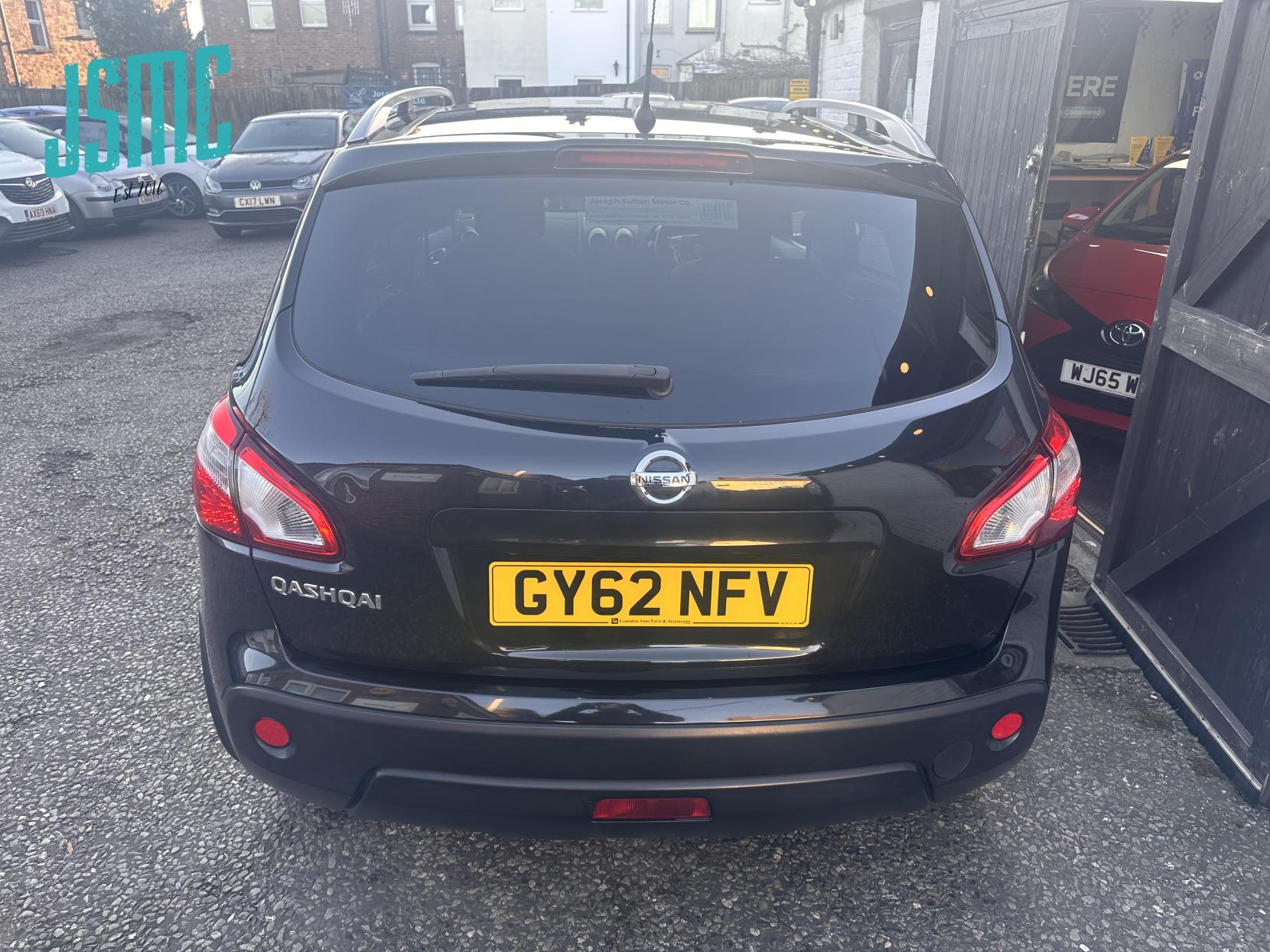 Nissan Qashqai 1.6 n-tec+ SUV 5dr Petrol CVT 2WD Euro 5 (117 ps)