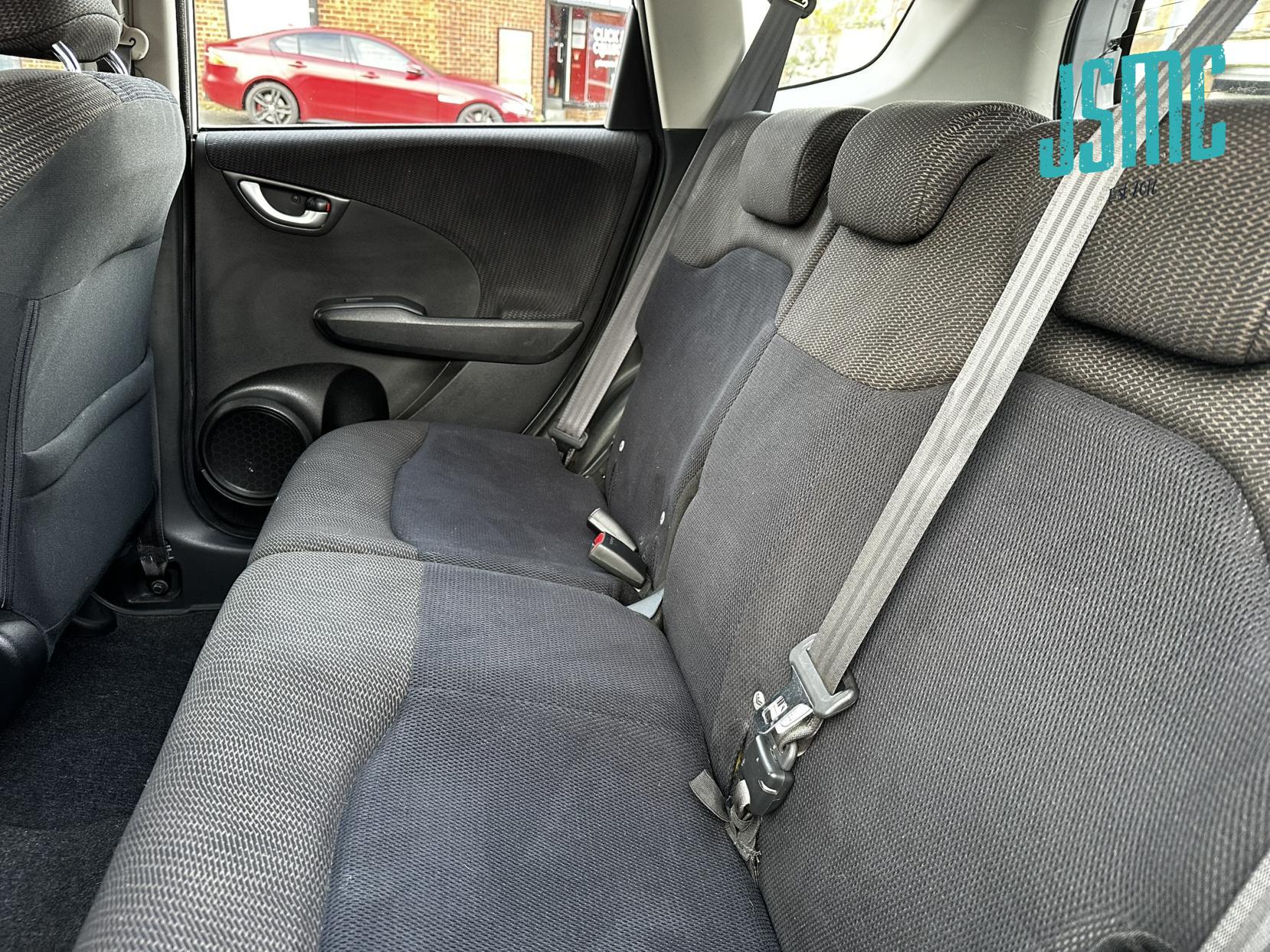 Honda Jazz 1.4 i-VTEC ES Hatchback 5dr Petrol Manual Euro 5 (99 ps)