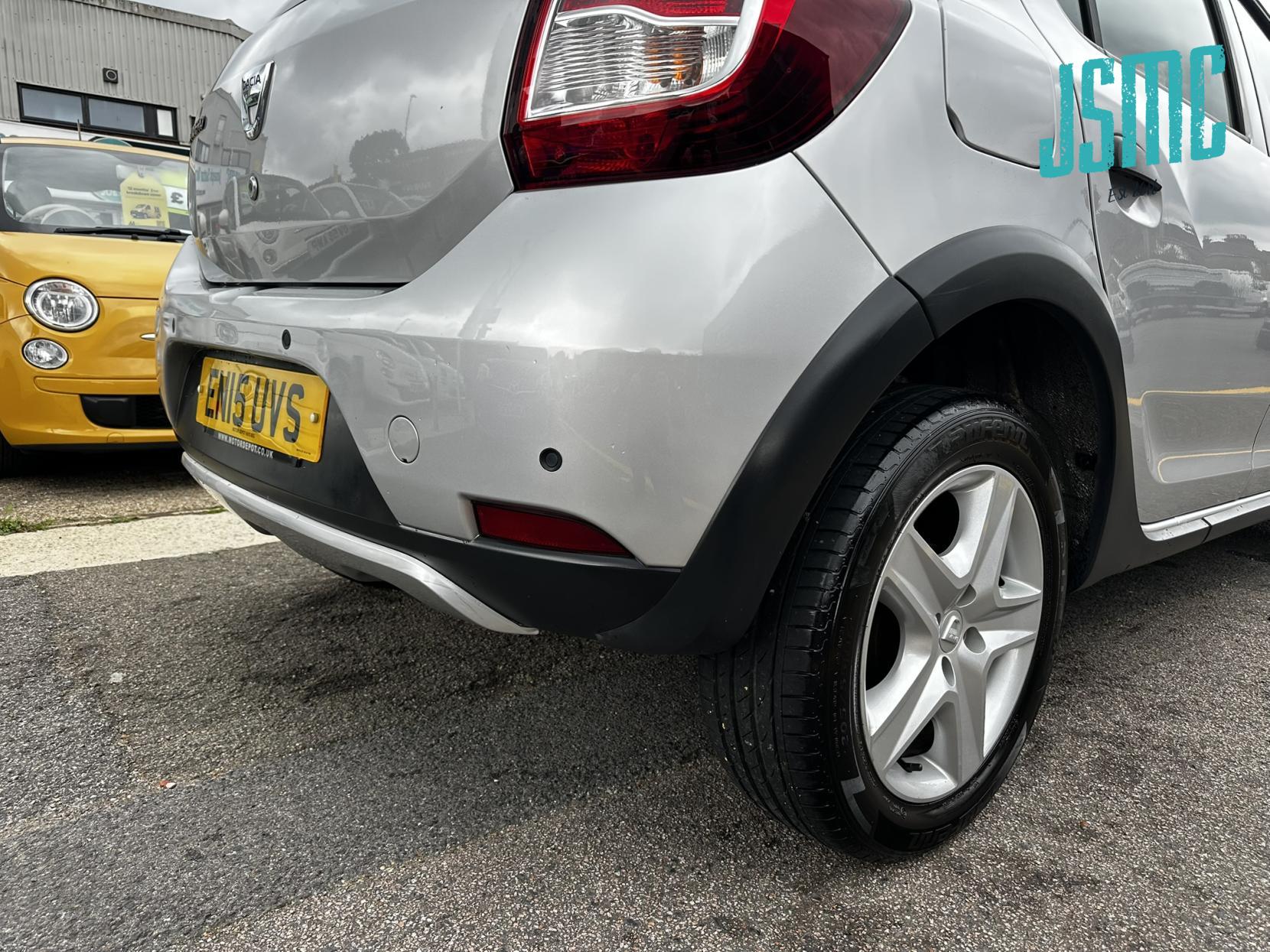 Dacia Sandero Stepway 0.9 TCe Laureate Hatchback 5dr Petrol Manual Euro 5 (90 ps)