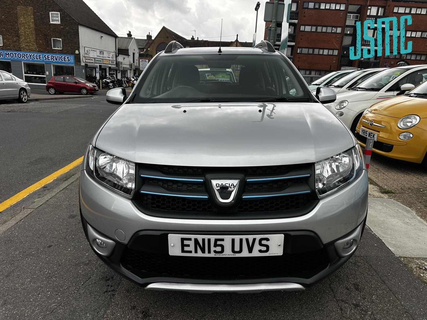 Dacia Sandero Stepway 0.9 TCe Laureate Hatchback 5dr Petrol Manual Euro 5 (90 ps)