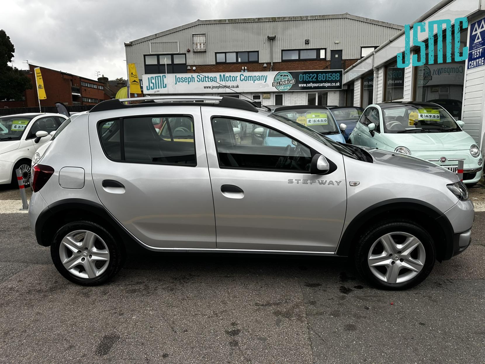 Dacia Sandero Stepway 0.9 TCe Laureate Hatchback 5dr Petrol Manual Euro 5 (90 ps)