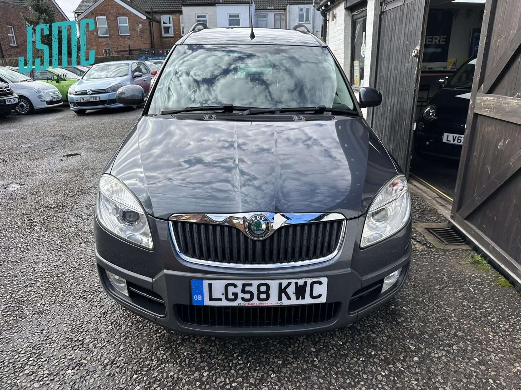 Skoda Roomster 1.4 16V Scout MPV 5dr Petrol Manual (162 g/km, 85 bhp)