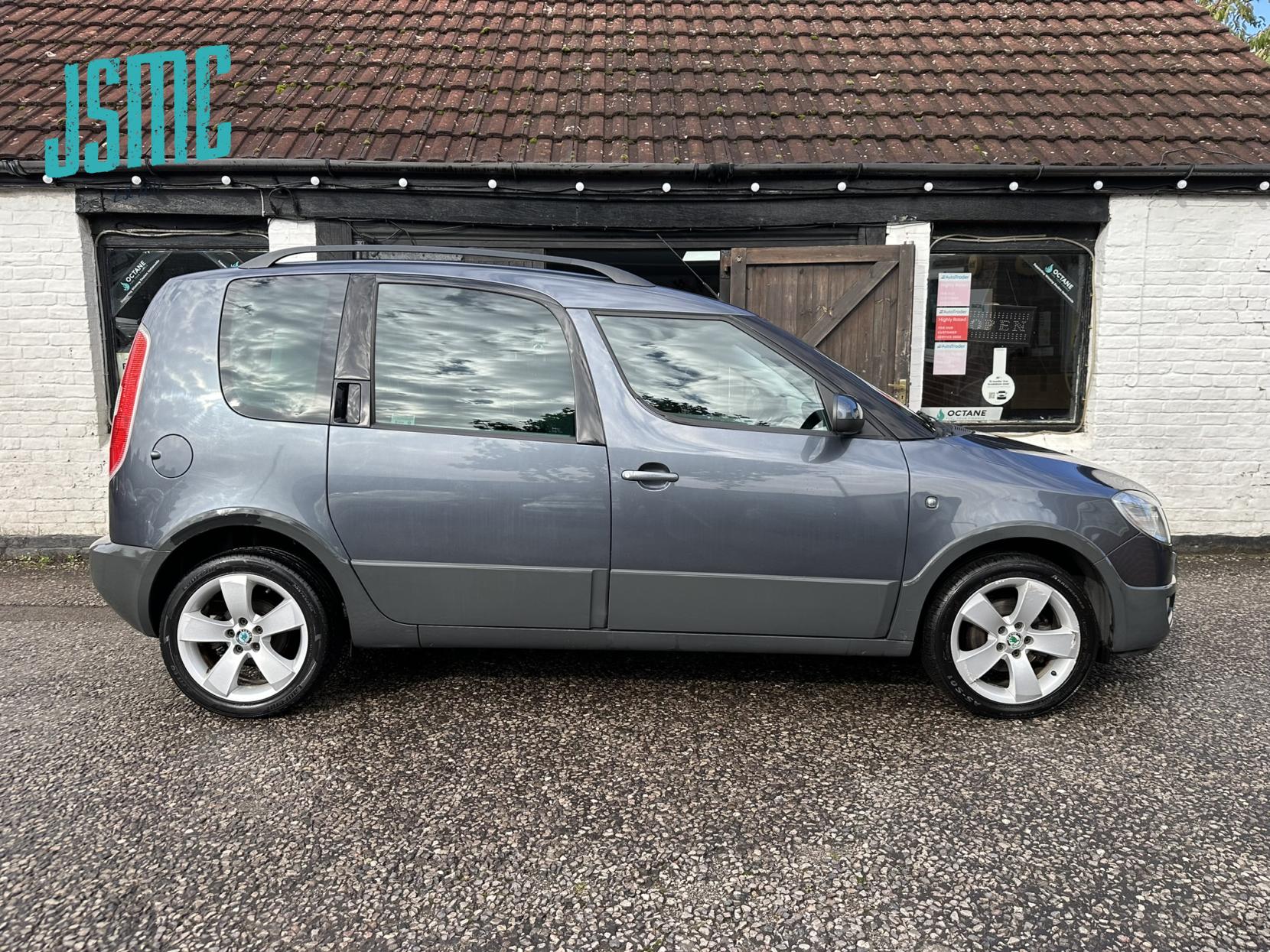 Skoda Roomster 1.4 16V Scout MPV 5dr Petrol Manual (162 g/km, 85 bhp)