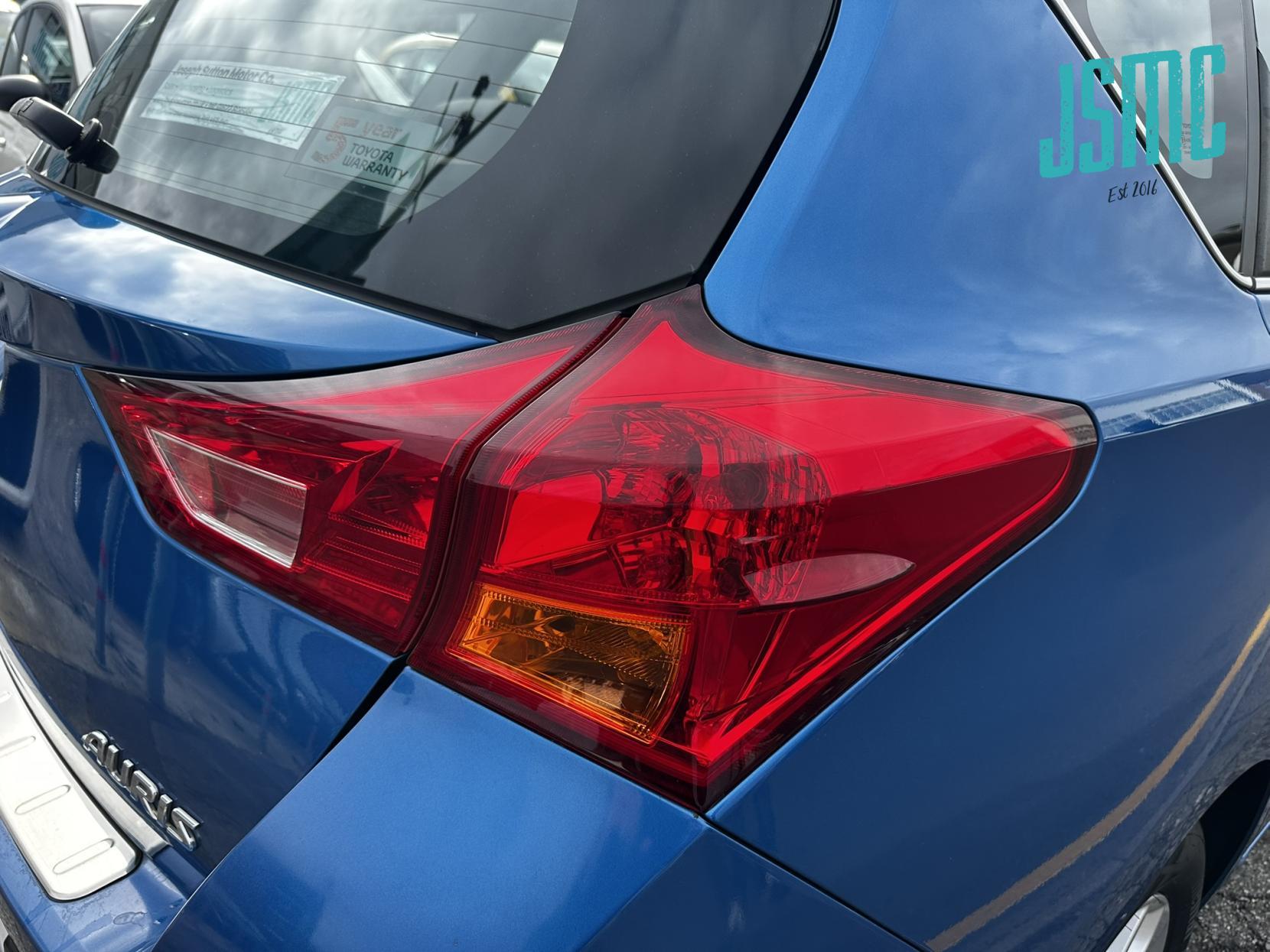 Toyota Auris 1.33 Dual VVT-i Icon Hatchback 5dr Petrol Manual Euro 5 (s/s) (101 ps)