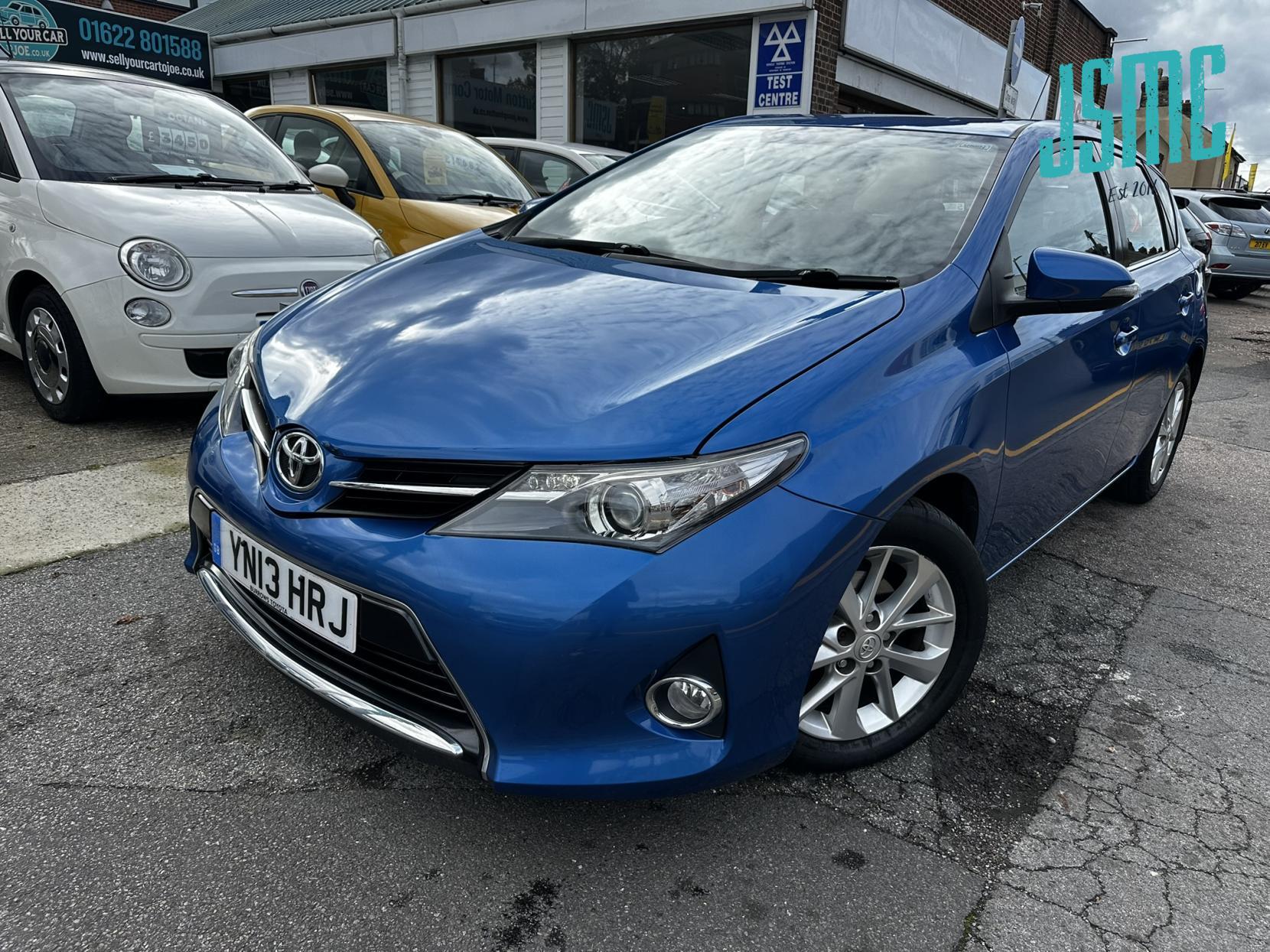 Toyota Auris 1.33 Dual VVT-i Icon Hatchback 5dr Petrol Manual Euro 5 (s/s) (101 ps)