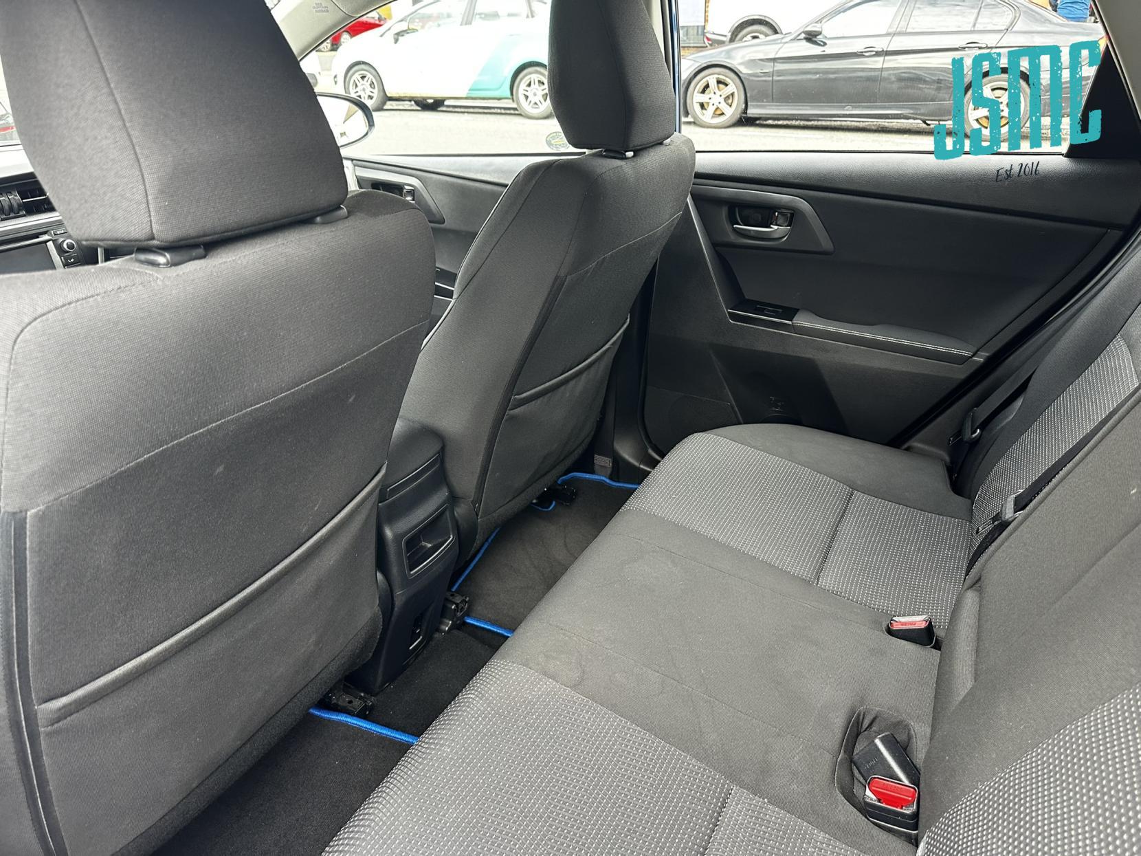 Toyota Auris 1.33 Dual VVT-i Icon Hatchback 5dr Petrol Manual Euro 5 (s/s) (101 ps)