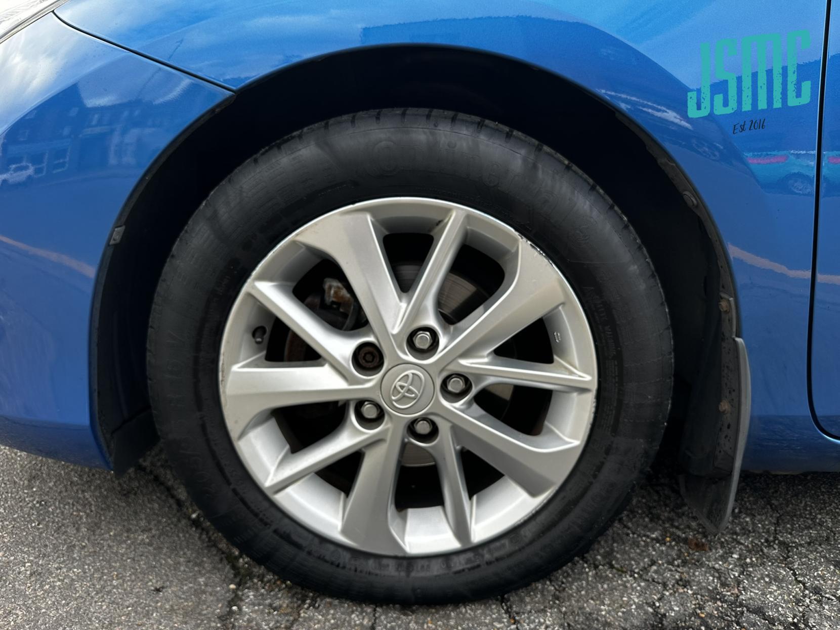 Toyota Auris 1.33 Dual VVT-i Icon Hatchback 5dr Petrol Manual Euro 5 (s/s) (101 ps)