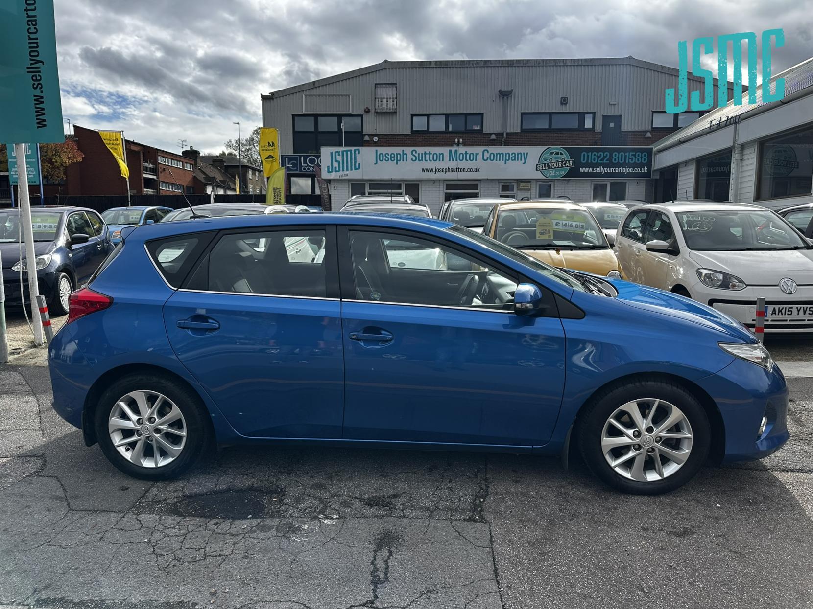 Toyota Auris 1.33 Dual VVT-i Icon Hatchback 5dr Petrol Manual Euro 5 (s/s) (101 ps)