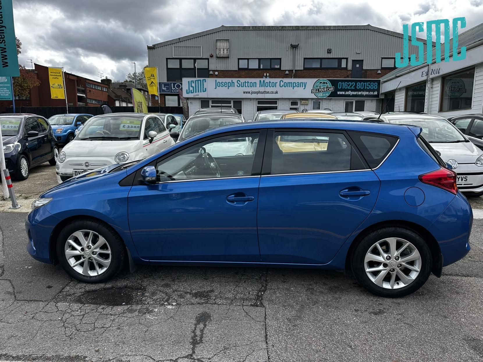 Toyota Auris 1.33 Dual VVT-i Icon Hatchback 5dr Petrol Manual Euro 5 (s/s) (101 ps)