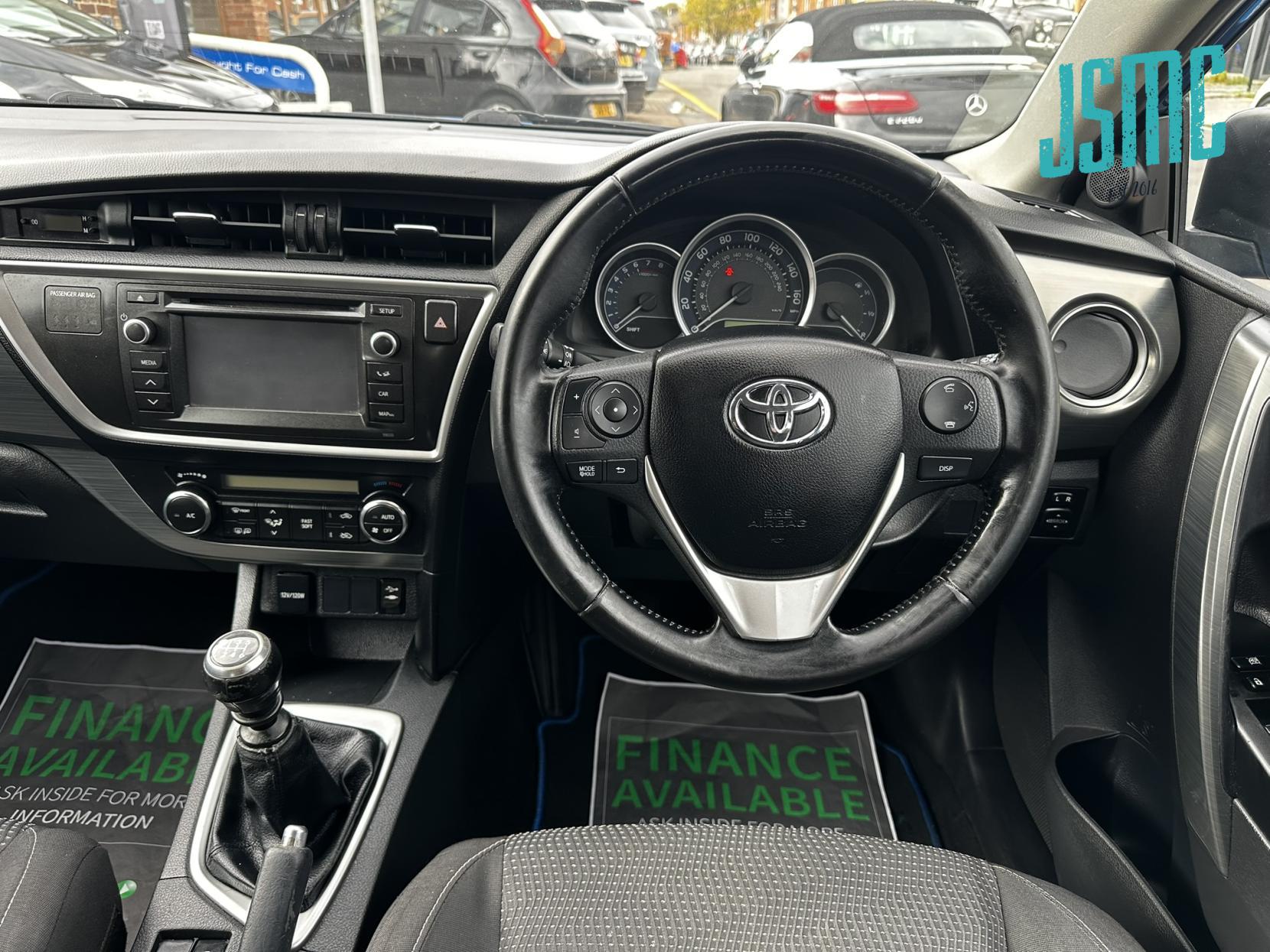 Toyota Auris 1.33 Dual VVT-i Icon Hatchback 5dr Petrol Manual Euro 5 (s/s) (101 ps)