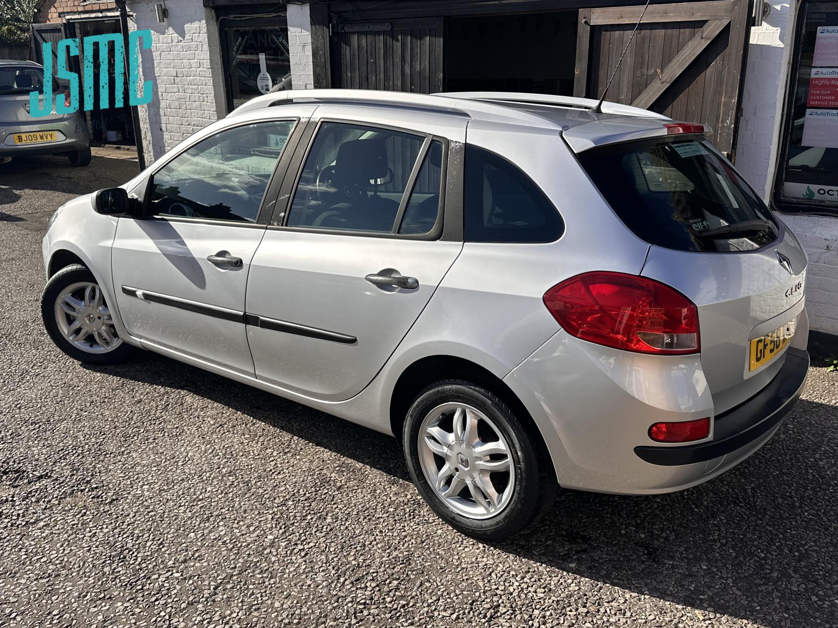 Renault Clio 1.2 16v Dynamique Sport Tourer 5dr Petrol Manual (137 g/km, 100 bhp)