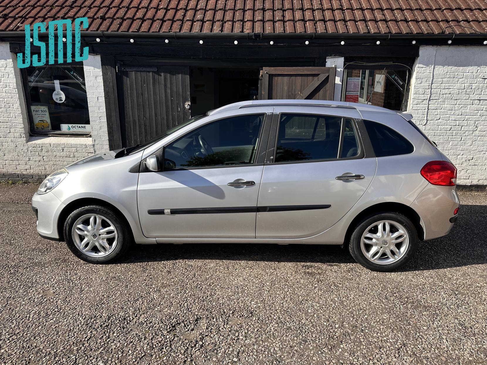 Renault Clio 1.2 16v Dynamique Sport Tourer 5dr Petrol Manual (137 g/km, 100 bhp)