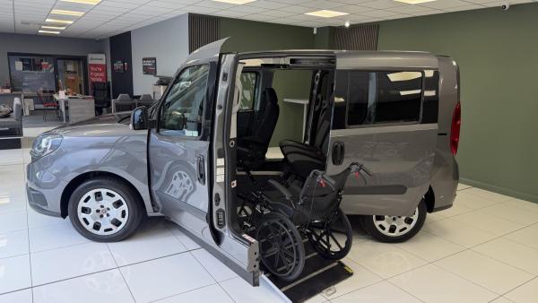 Fiat Doblo RARE PASSENGER UPFRONT PETROL WAV, JUST 22,760 MILES! CARRIES 5