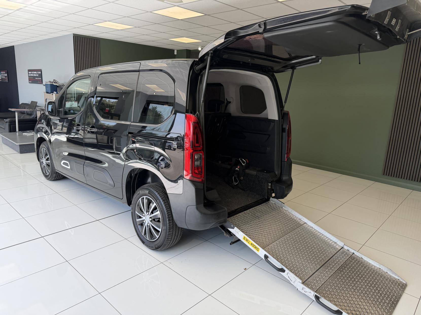 Citroen Berlingo WHEELCHAIR ADAPTED MPV, CARRIES 4 IN TOTAL 1.5 BlueHDi Feel M MPV 5dr Diesel Manual Euro 6 (100 ps)