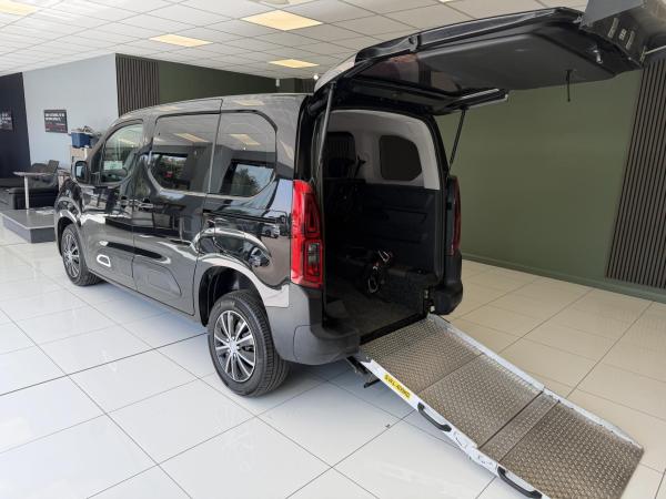 Citroen Berlingo NEW LOW PRICE! &pound;9495! WHEELCHAIR ADAPTED MPV, CARRIES 4 IN TOTAL 