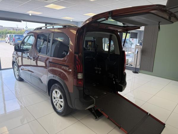 Peugeot Rifter NEW PRICE. SAVE &pound;3,000 Now &pound;14,995! A UK EXCLUSIVE! RARE 2021 AUTOMATIC WAV