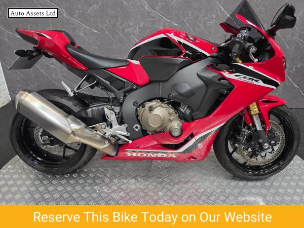 Honda CBR1000RR Fireblade 1000 Super Sports Petrol Manual Euro 4 (192 ps)