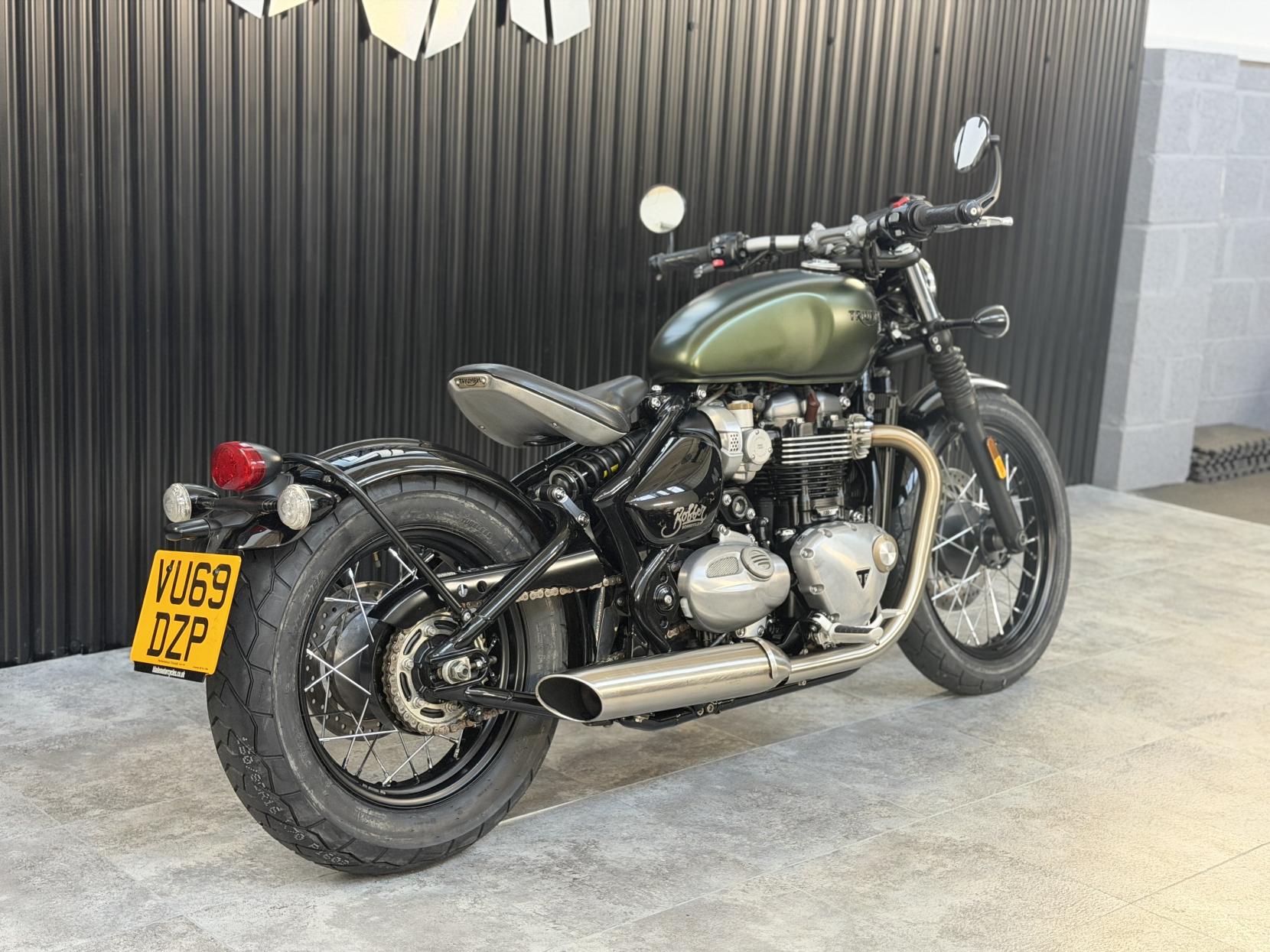 Triumph Bobber 1200 Custom Cruiser Petrol Manual Euro 4 (77 ps)