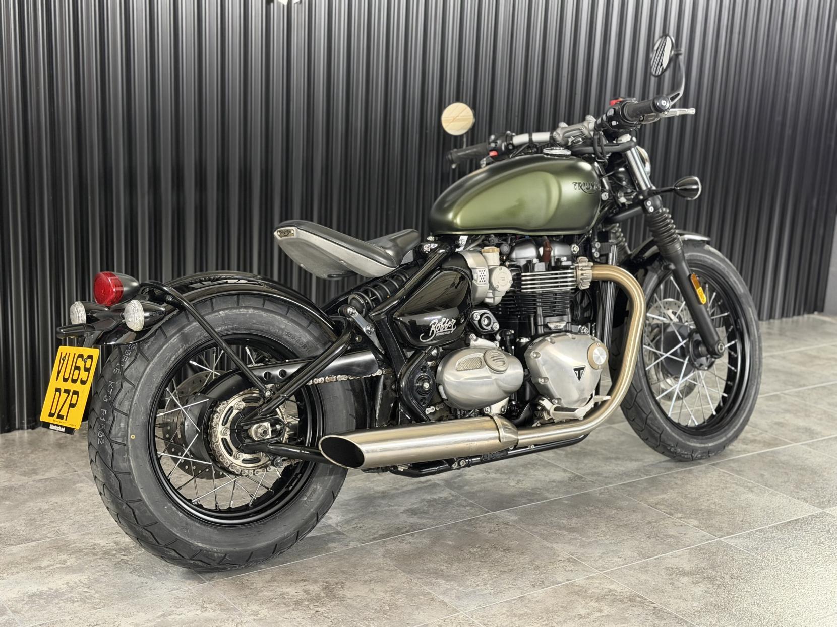 Triumph Bobber 1200 Custom Cruiser Petrol Manual Euro 4 (77 ps)