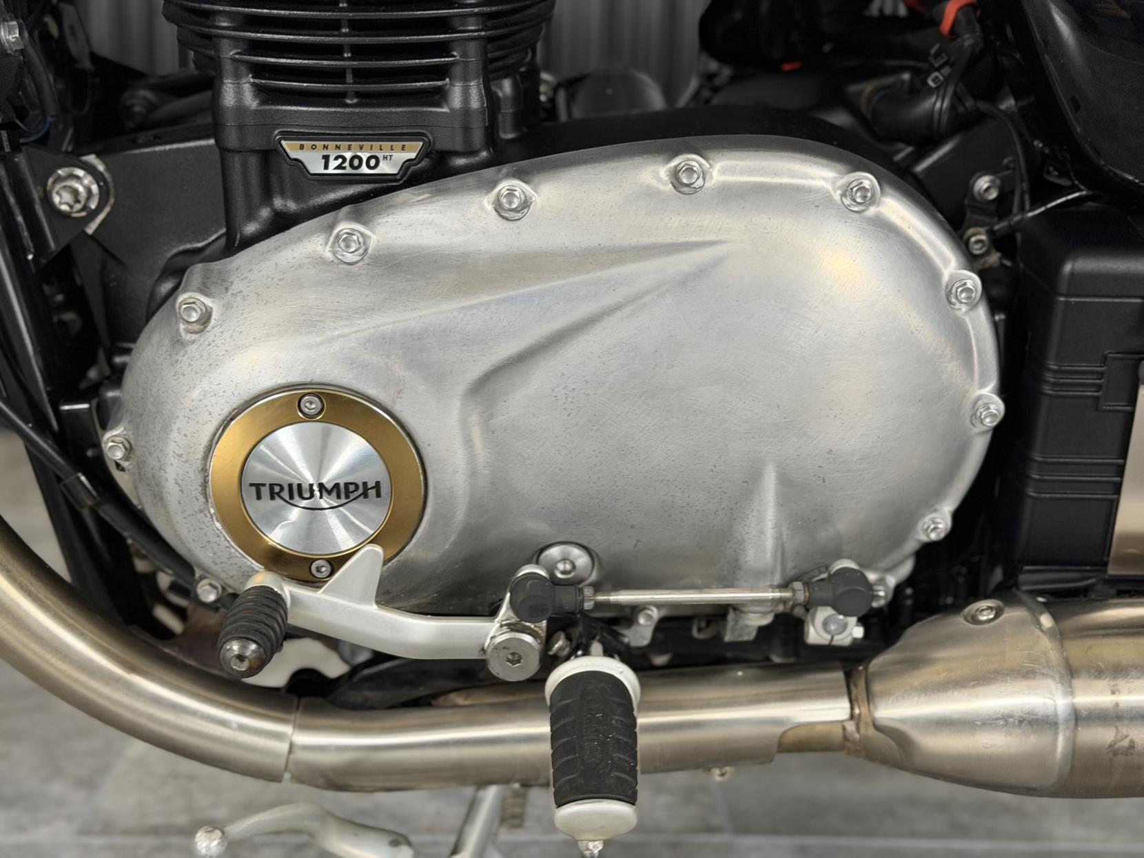 Triumph Bobber 1200 Custom Cruiser Petrol Manual Euro 4 (77 ps)