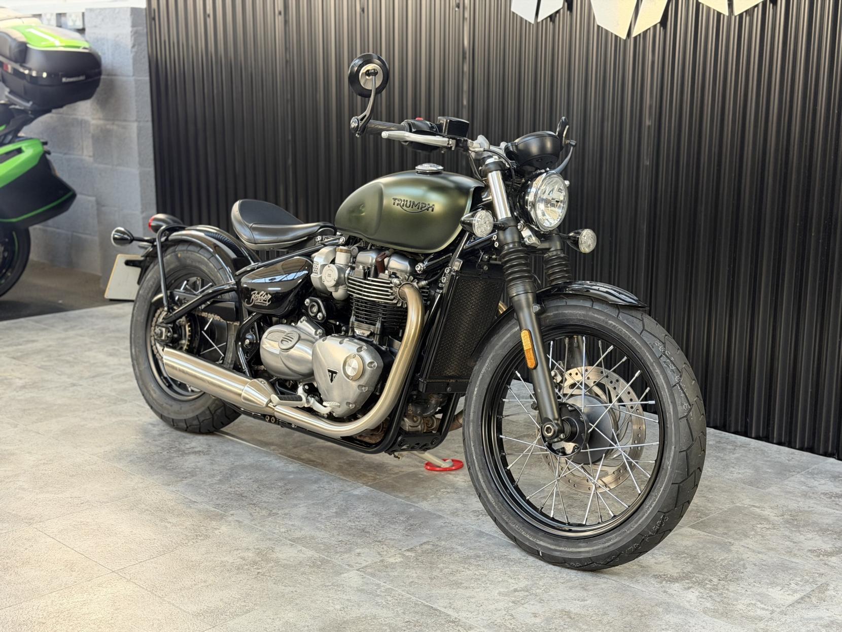 Triumph Bobber 1200 Custom Cruiser Petrol Manual Euro 4 (77 ps)