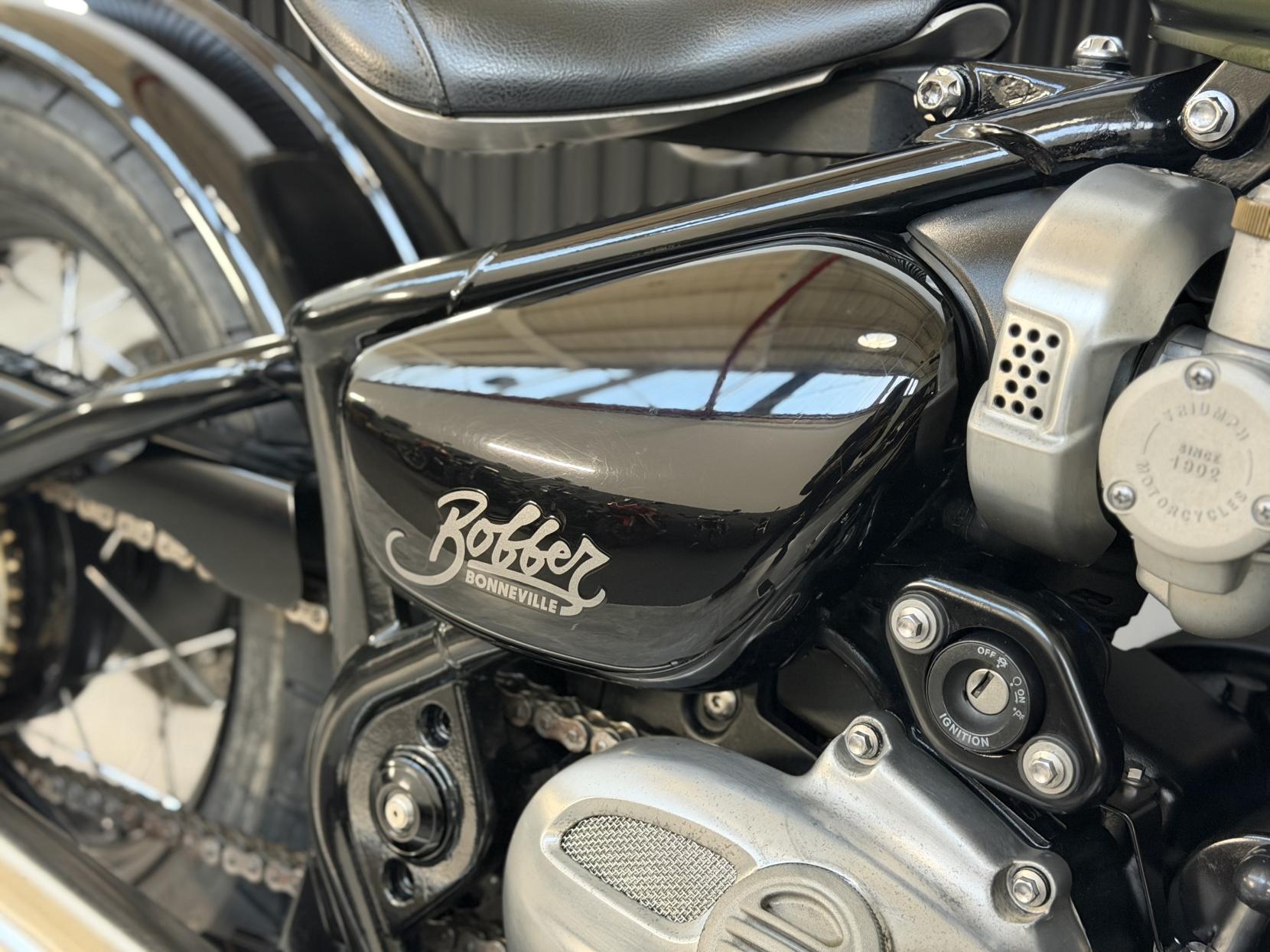 Triumph Bobber 1200 Custom Cruiser Petrol Manual Euro 4 (77 ps)