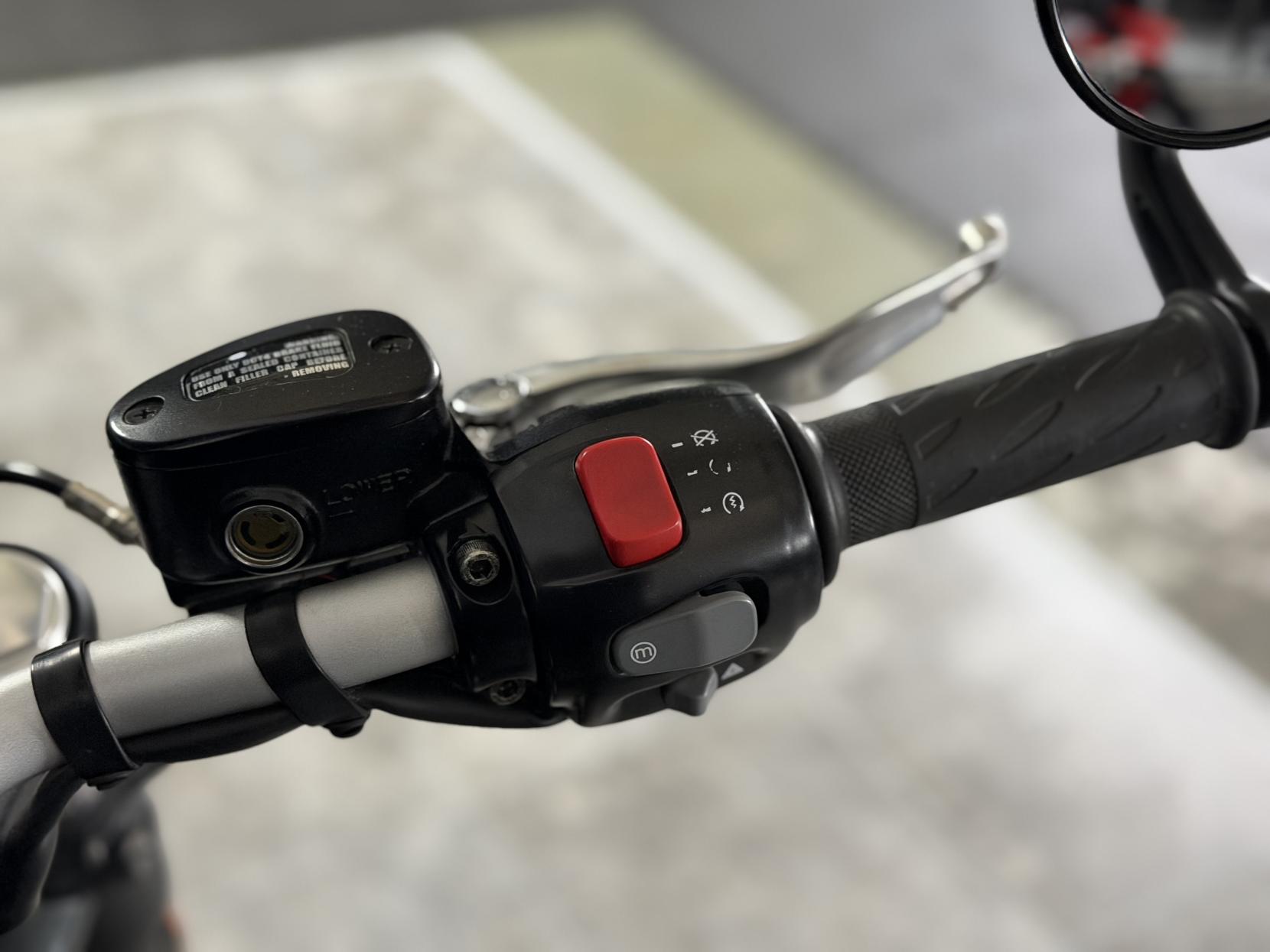 Triumph Bobber 1200 Custom Cruiser Petrol Manual Euro 4 (77 ps)