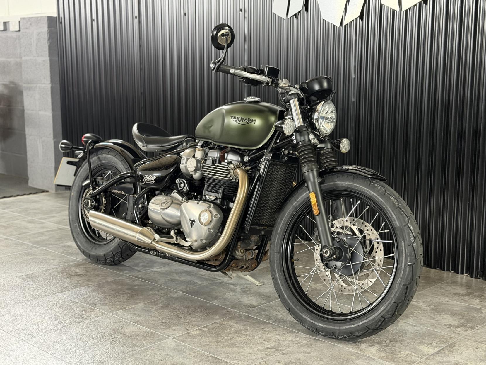 Triumph Bobber 1200 Custom Cruiser Petrol Manual Euro 4 (77 ps)