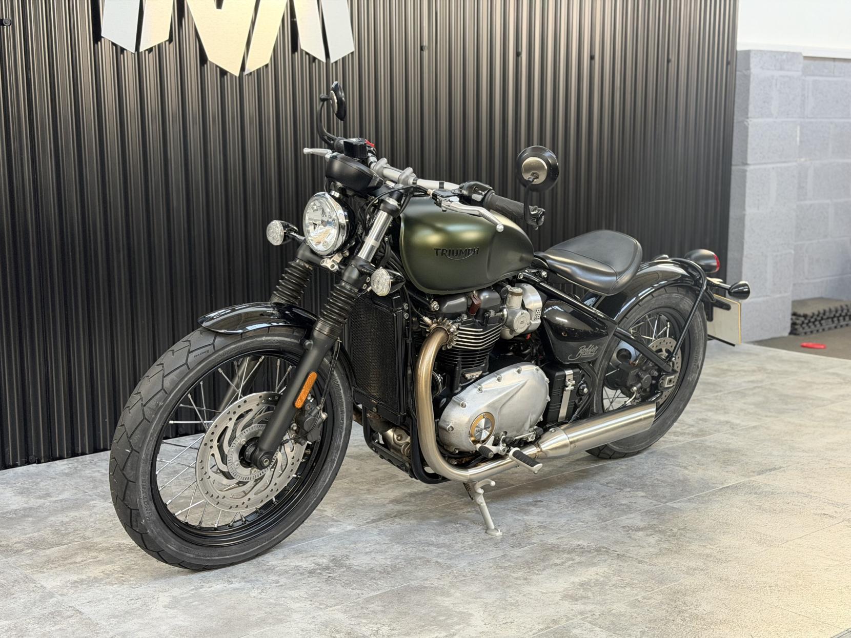 Triumph Bobber 1200 Custom Cruiser Petrol Manual Euro 4 (77 ps)