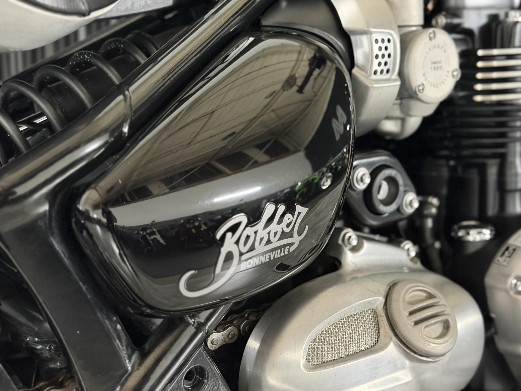 Triumph Bobber 1200 Custom Cruiser Petrol Manual Euro 4 (77 ps)