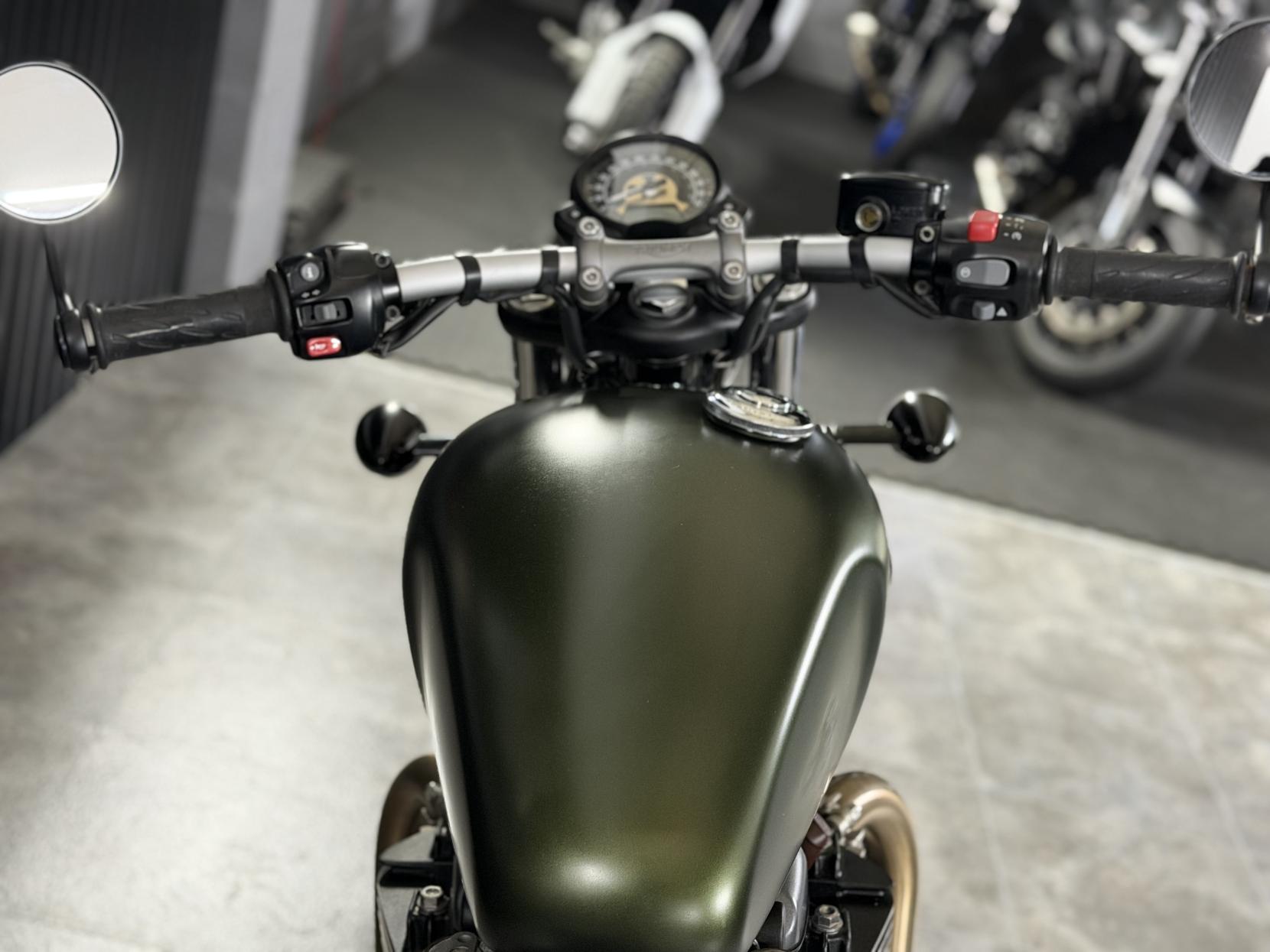 Triumph Bobber 1200 Custom Cruiser Petrol Manual Euro 4 (77 ps)