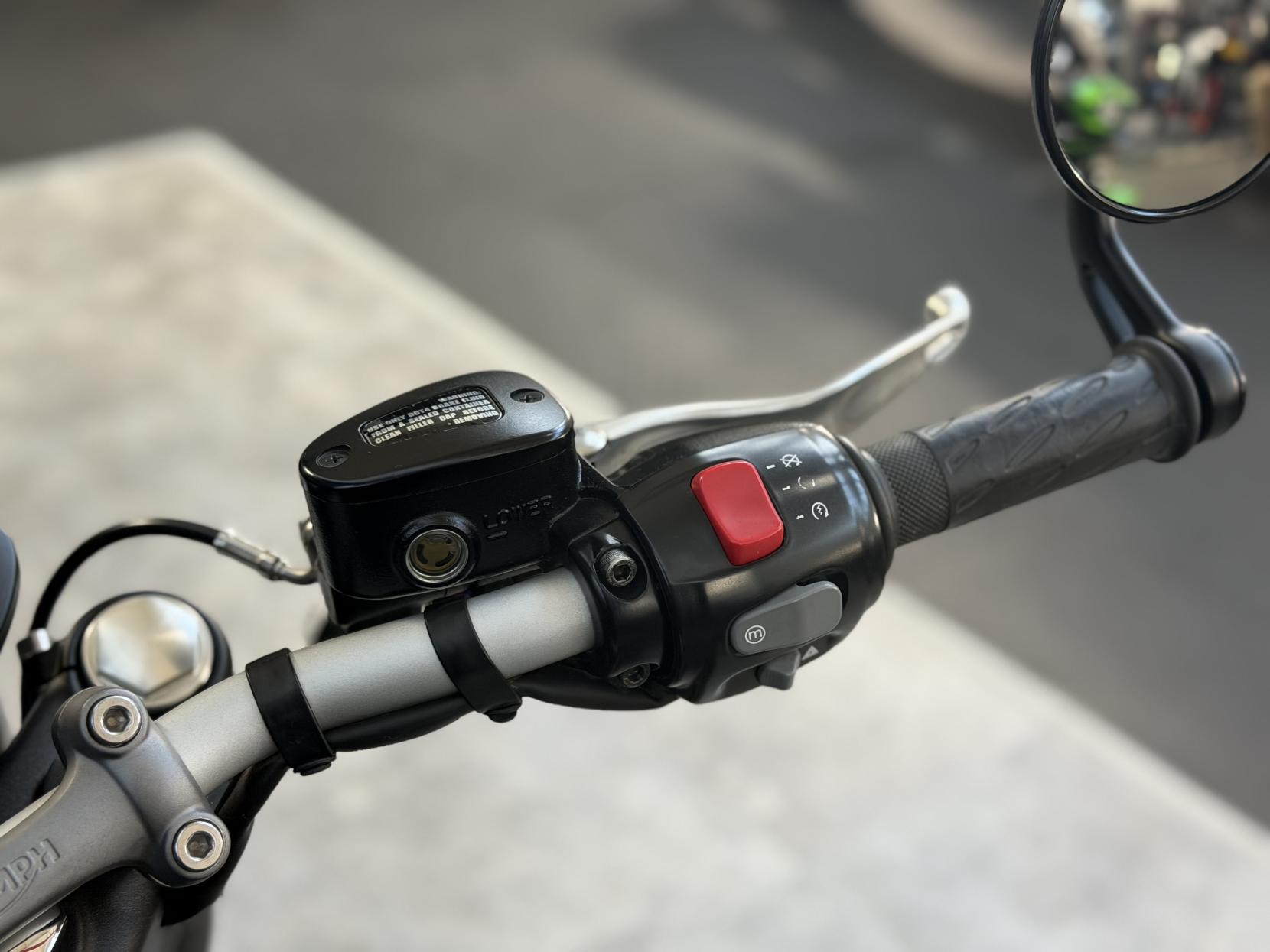 Triumph Bobber 1200 Custom Cruiser Petrol Manual Euro 4 (77 ps)