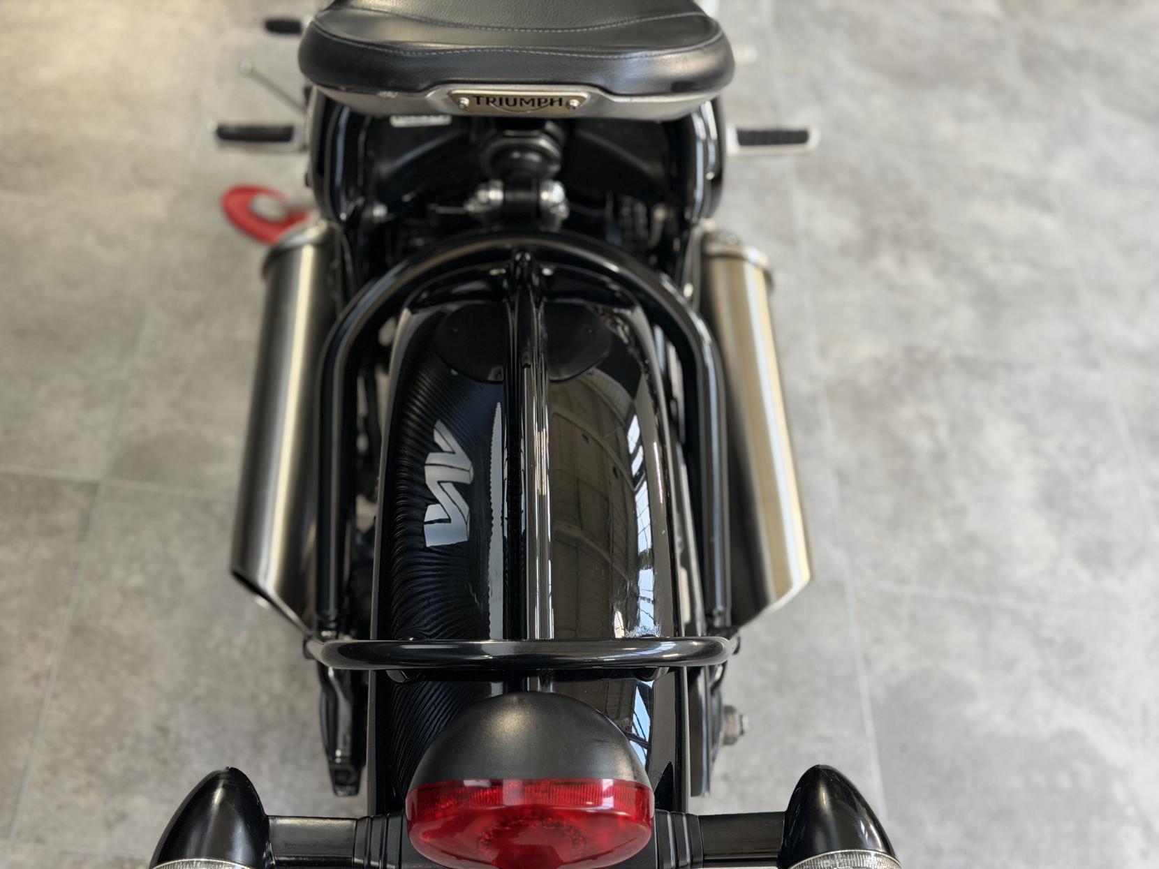 Triumph Bobber 1200 Custom Cruiser Petrol Manual Euro 4 (77 ps)