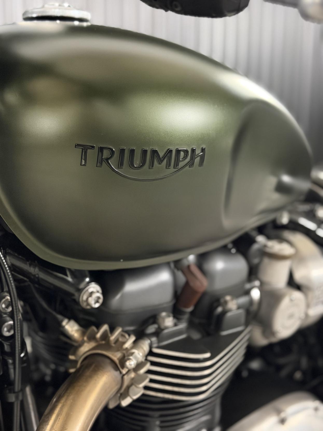 Triumph Bobber 1200 Custom Cruiser Petrol Manual Euro 4 (77 ps)